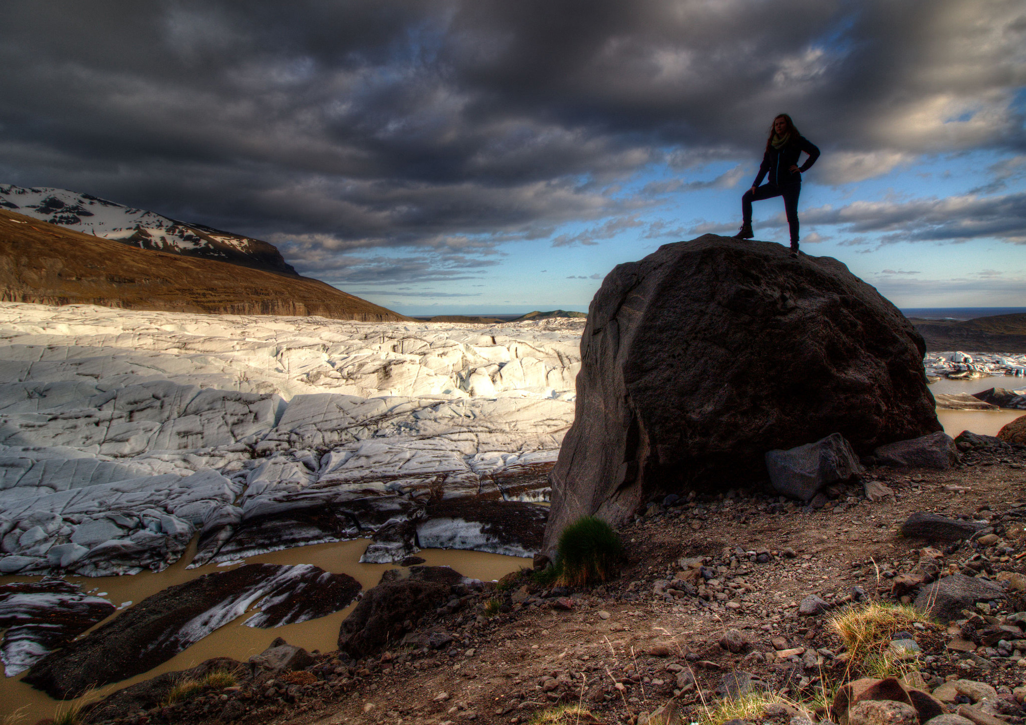 Canon EF-S 10-18mm F4.5–5.6 IS STM sample photo. Glacier statue photography
