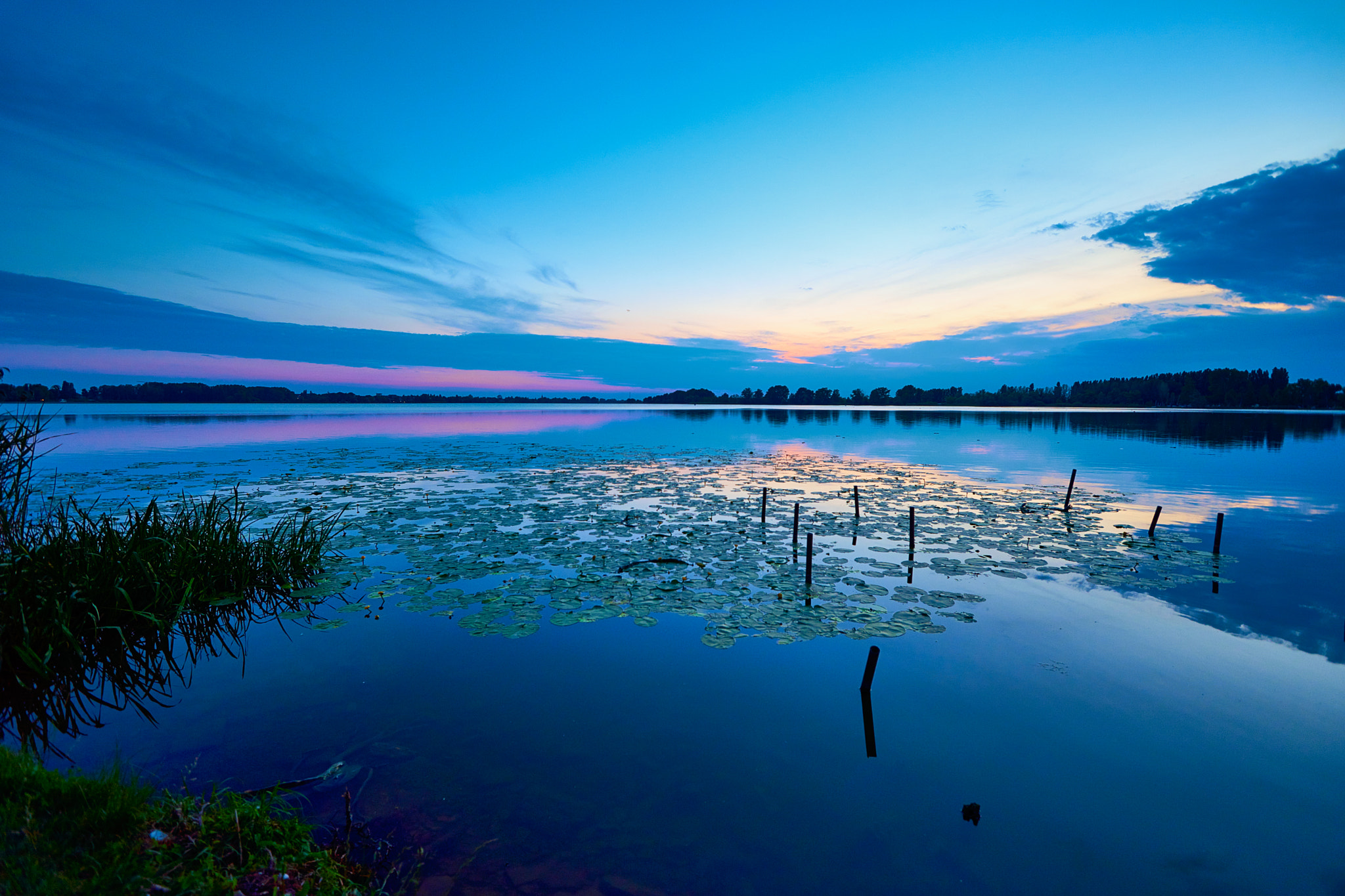 Sony Vario-Sonnar T* 16-35mm F2.8 ZA SSM sample photo. Blue lake photography