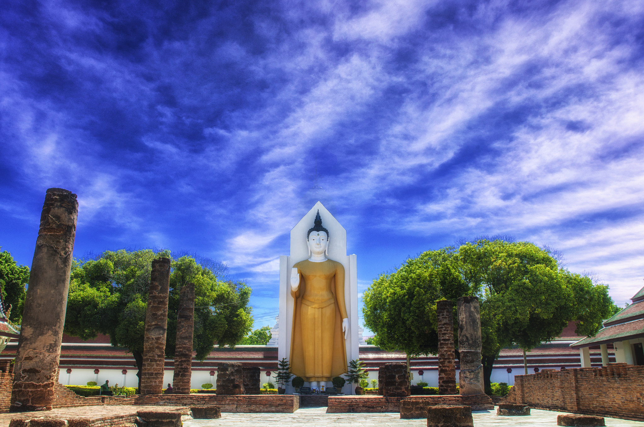 Sigma 18-200mm F3.5-6.3 DC OS HSM sample photo. Pra-at-tha-rot buddha statue photography