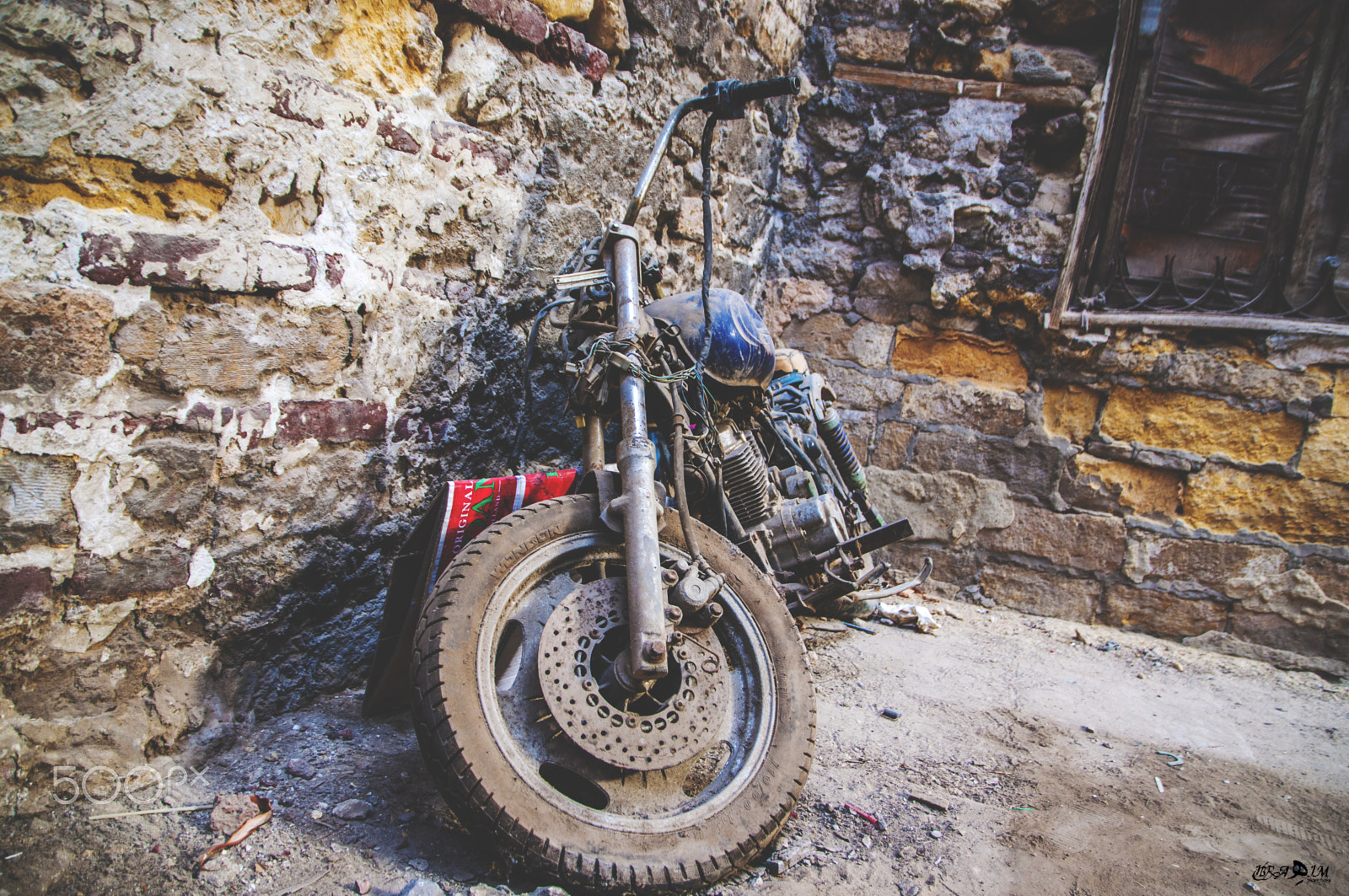 Sigma 17-70mm F2.8-4 DC Macro OS HSM | C sample photo. Old bike photography