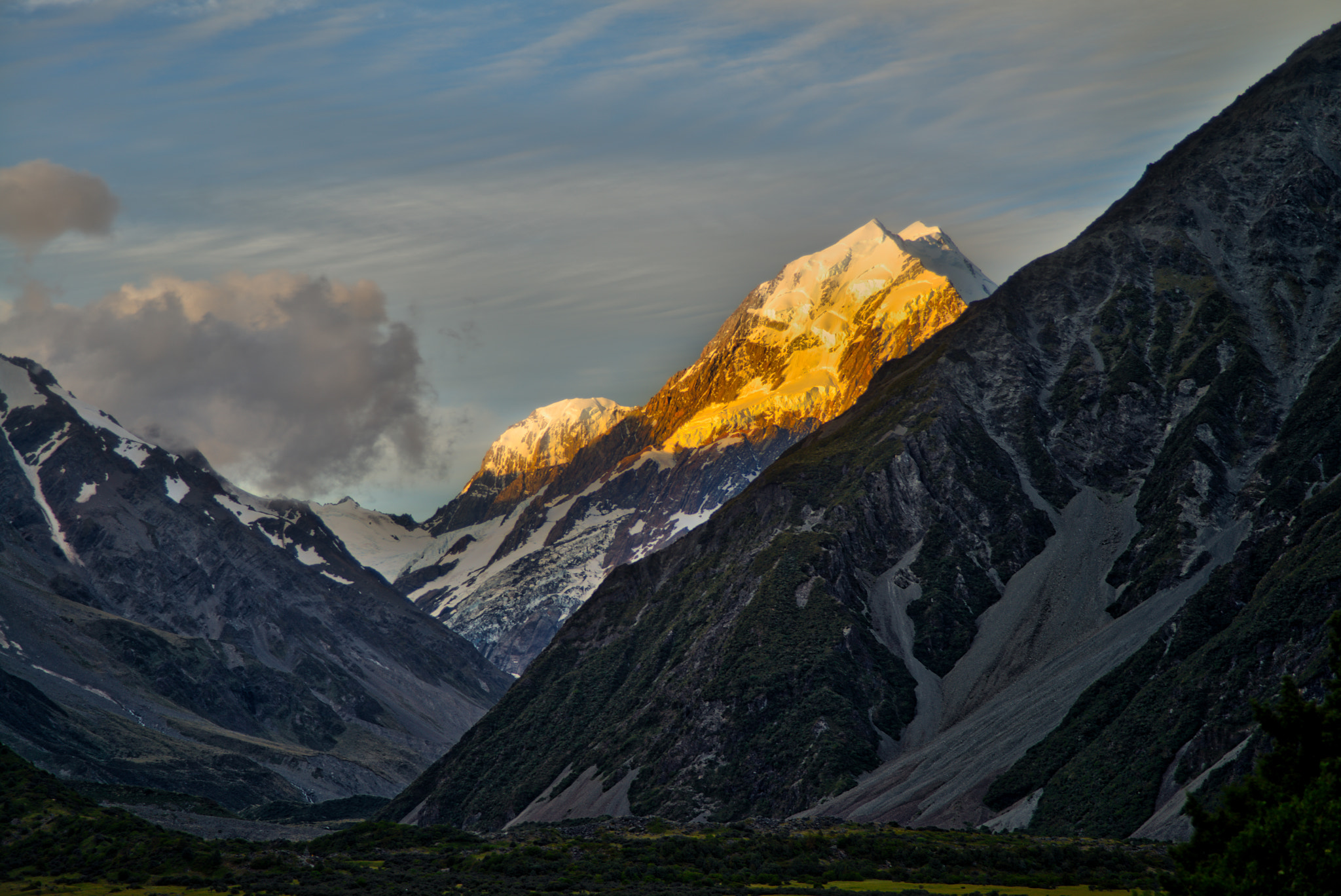 Sony a7R + Sigma ZOOM-alpha 35-135mm F3.5-4.5 sample photo. Mount cook photography