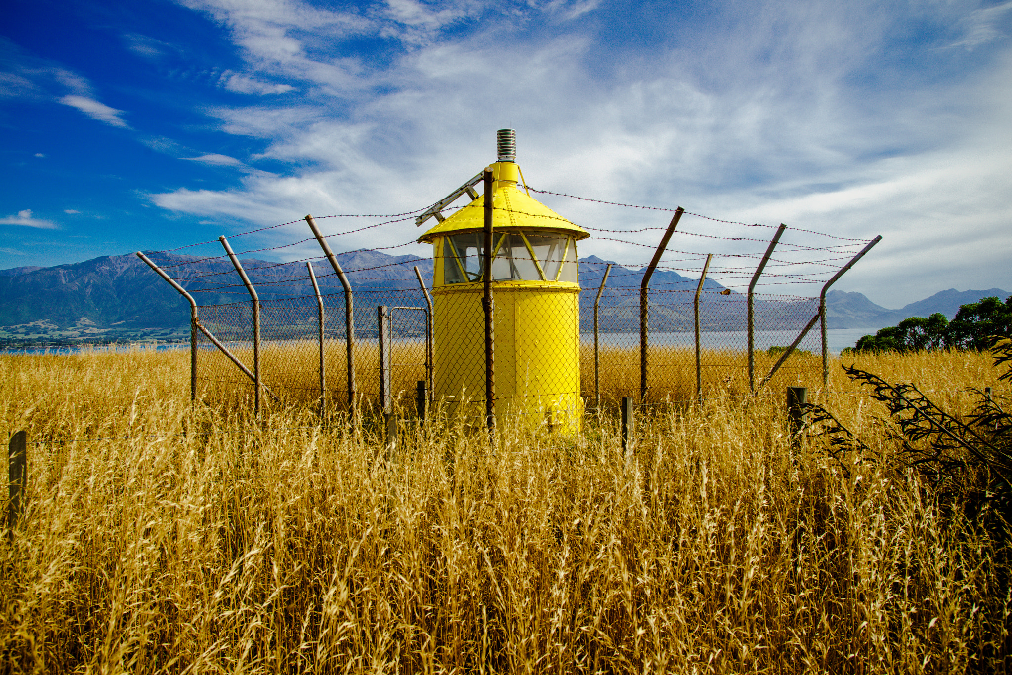 Sigma ZOOM-alpha 35-135mm F3.5-4.5 sample photo. The yellow light house photography