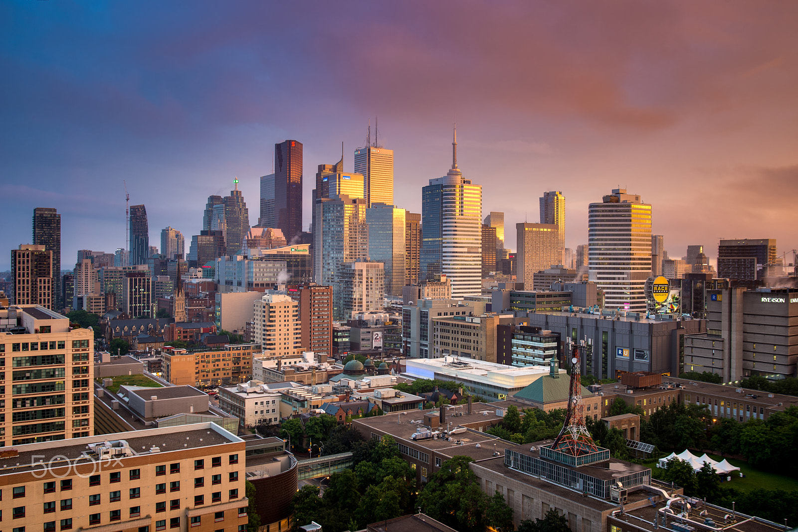 Sigma 17-35mm F2.8-4 EX DG  Aspherical HSM sample photo. Toronto at sunset photography