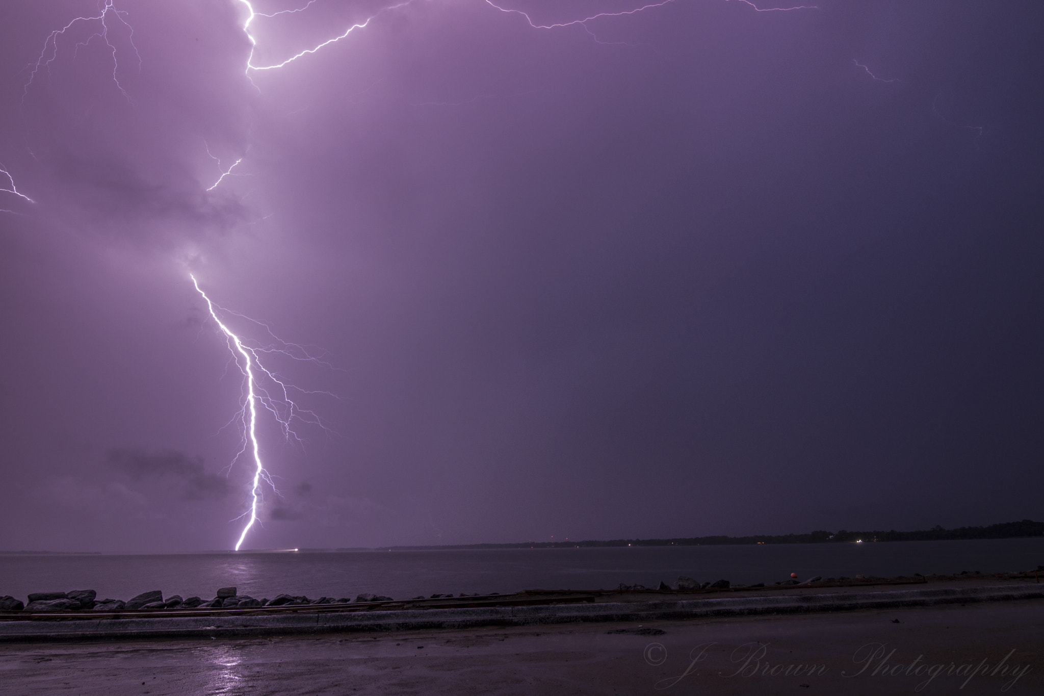 Canon EOS 750D (EOS Rebel T6i / EOS Kiss X8i) sample photo. Lightning photography