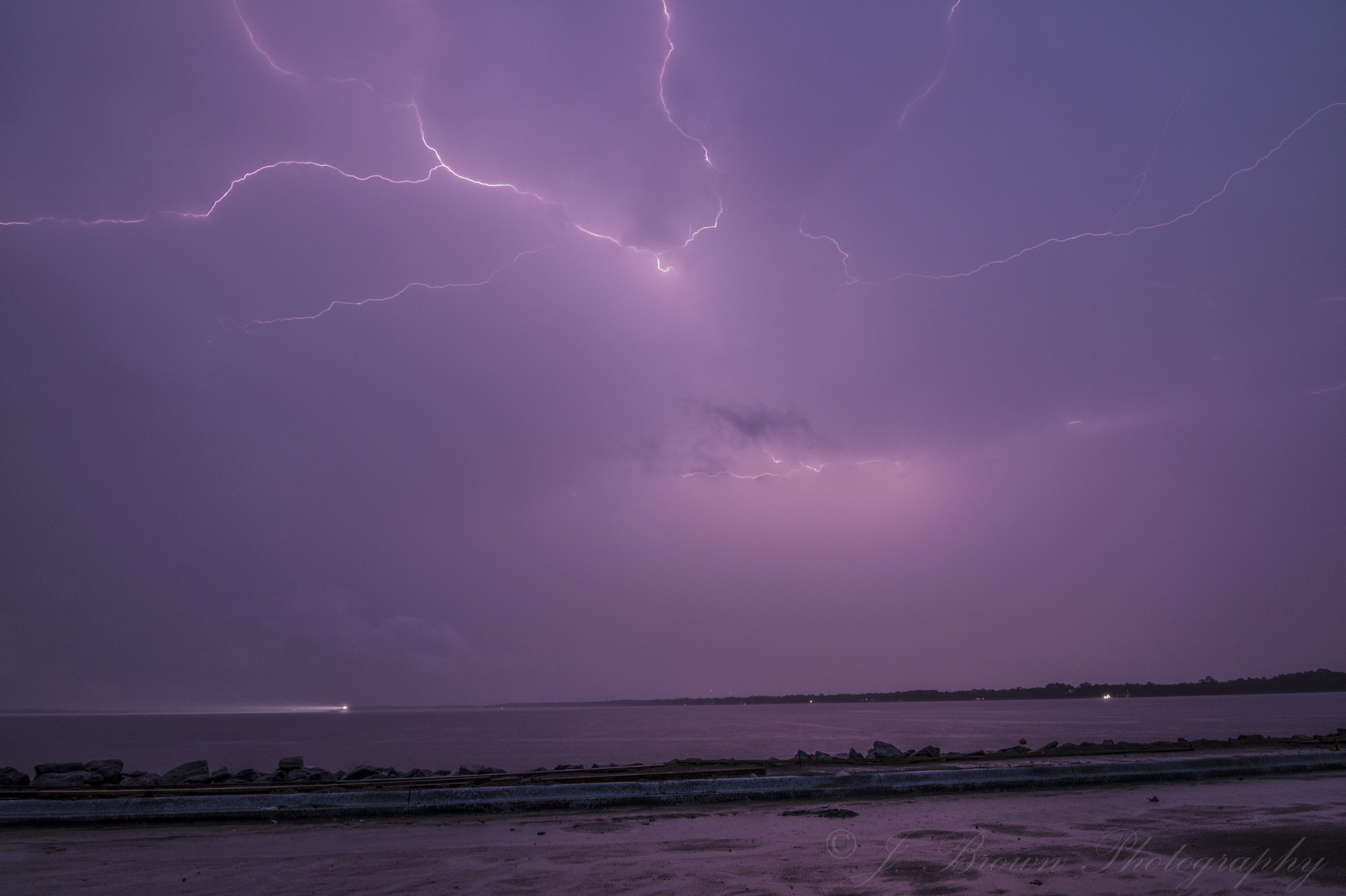 Canon EOS 750D (EOS Rebel T6i / EOS Kiss X8i) sample photo. Lightning photography