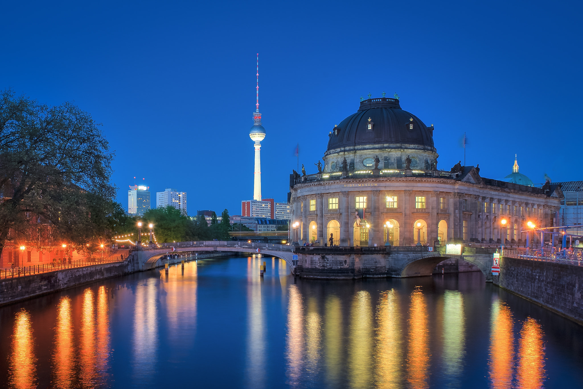 Sony a7 II + FE 21mm F2.8 sample photo. Berlin bode-museum and tv-tower photography