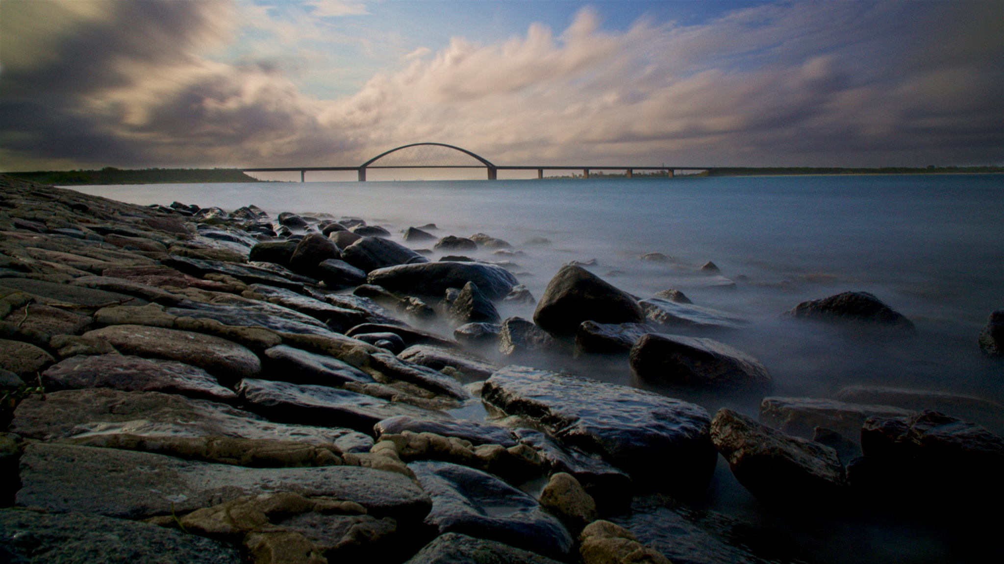 Sony a6000 + Sony Vario-Tessar T* E 16-70mm F4 ZA OSS sample photo. Bridge photography