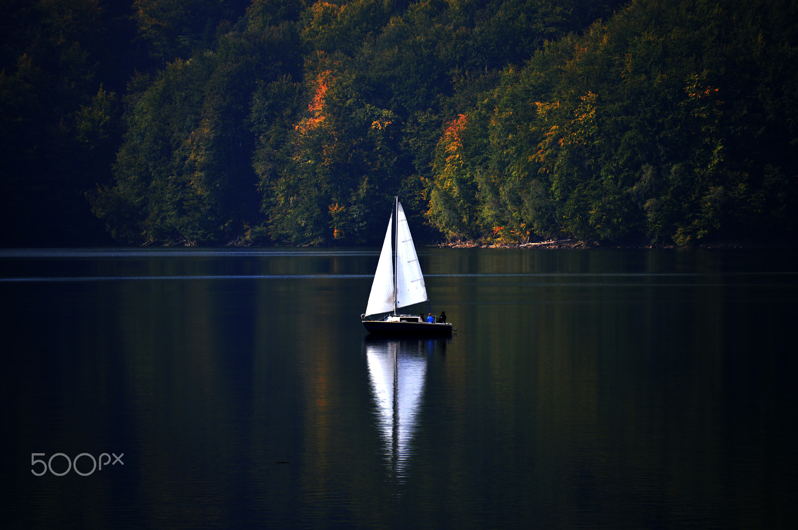 AF Zoom-Nikkor 75-300mm f/4.5-5.6 sample photo. Sailboat photography