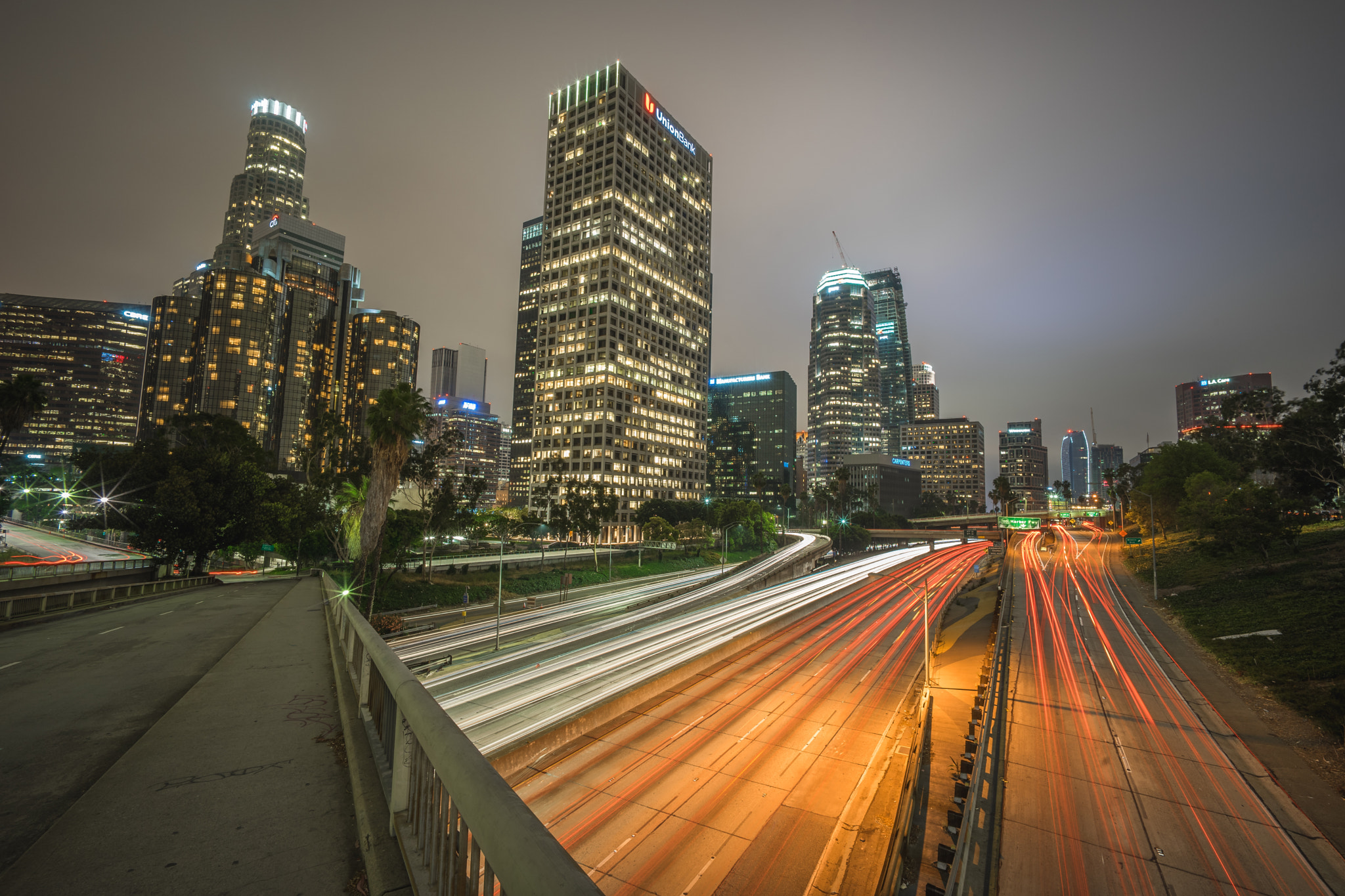 Sony a7 II + Voigtlander SUPER WIDE-HELIAR 15mm F4.5 III sample photo. Rush hour photography