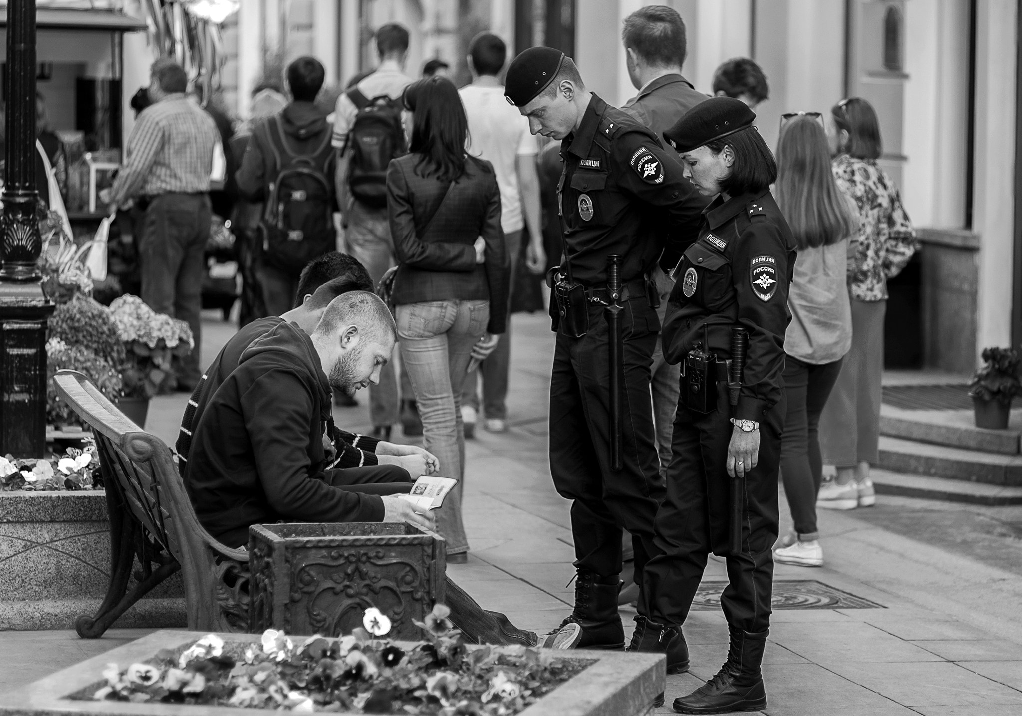 Pentax smc FA 77mm 1.8 Limited sample photo. The police of russia photography