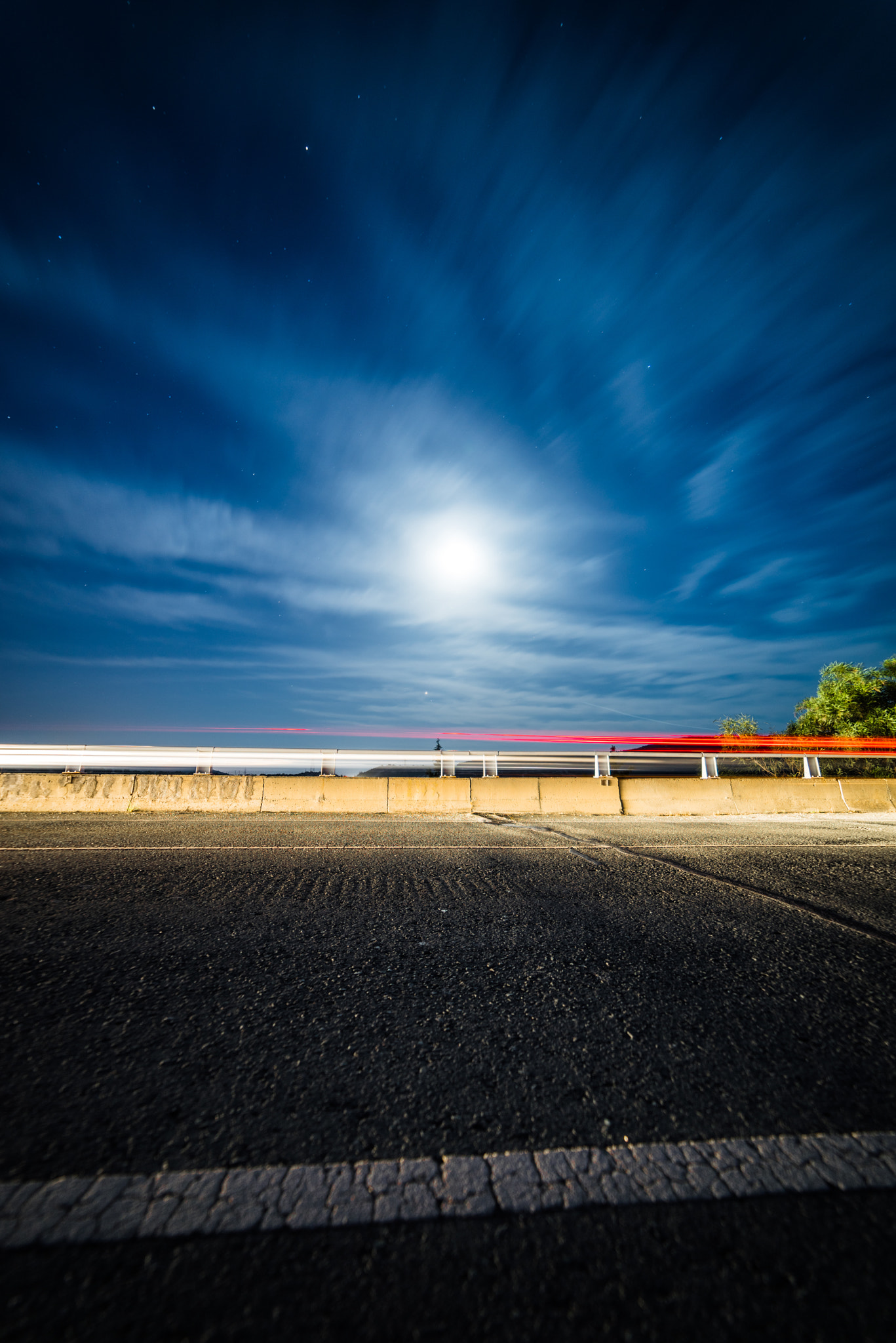 Samyang 14mm F2.8 ED AS IF UMC sample photo. Moon road photography