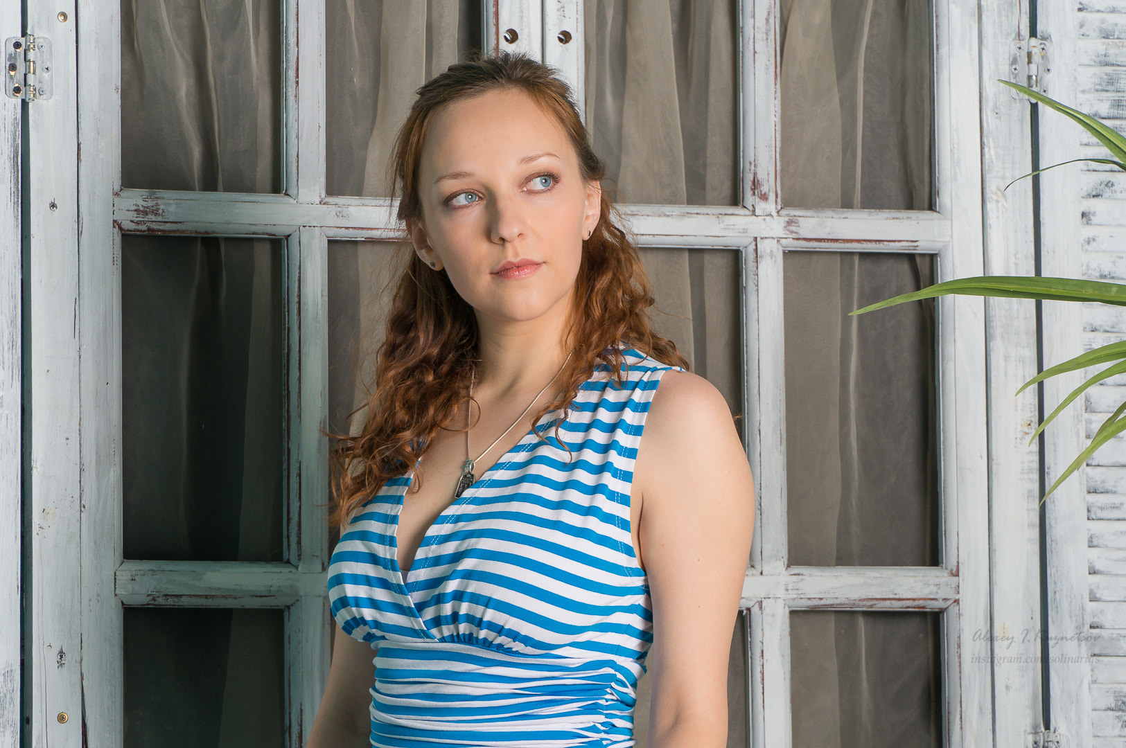 Sony Alpha NEX-6 + Sony E PZ 18-105mm F4 G OSS sample photo. Anna at studio photography