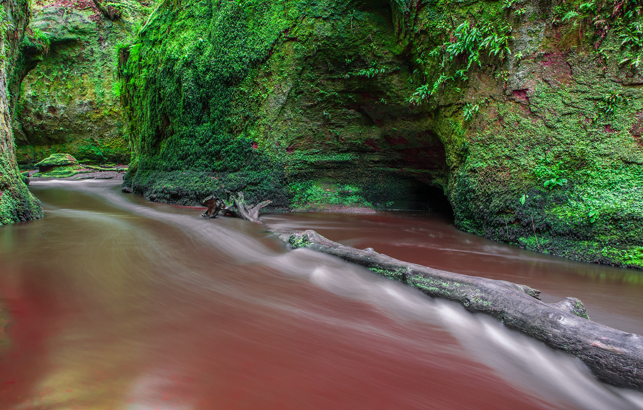 Sigma 24mm f/1.8 DG Macro EX sample photo. Devils pulpit photography