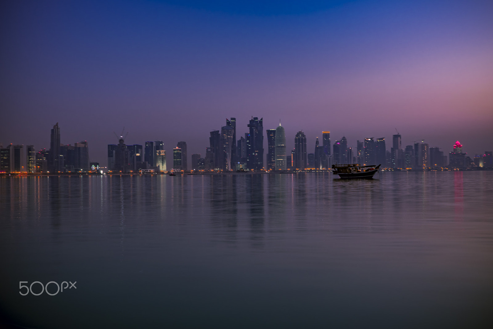 Sony a6300 + Sony FE 28-70mm F3.5-5.6 OSS sample photo. Dusk photography