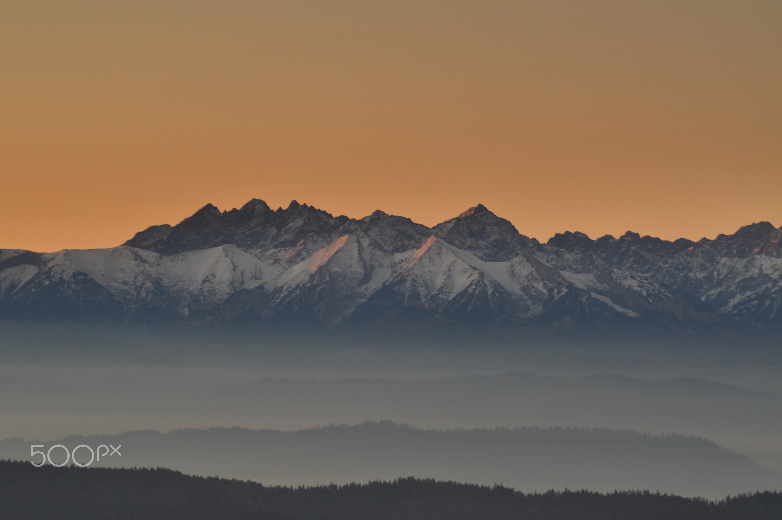 Nikon AF Nikkor 70-300mm F4-5.6G sample photo. Tatry o wschodzie z wieży na gorcu photography