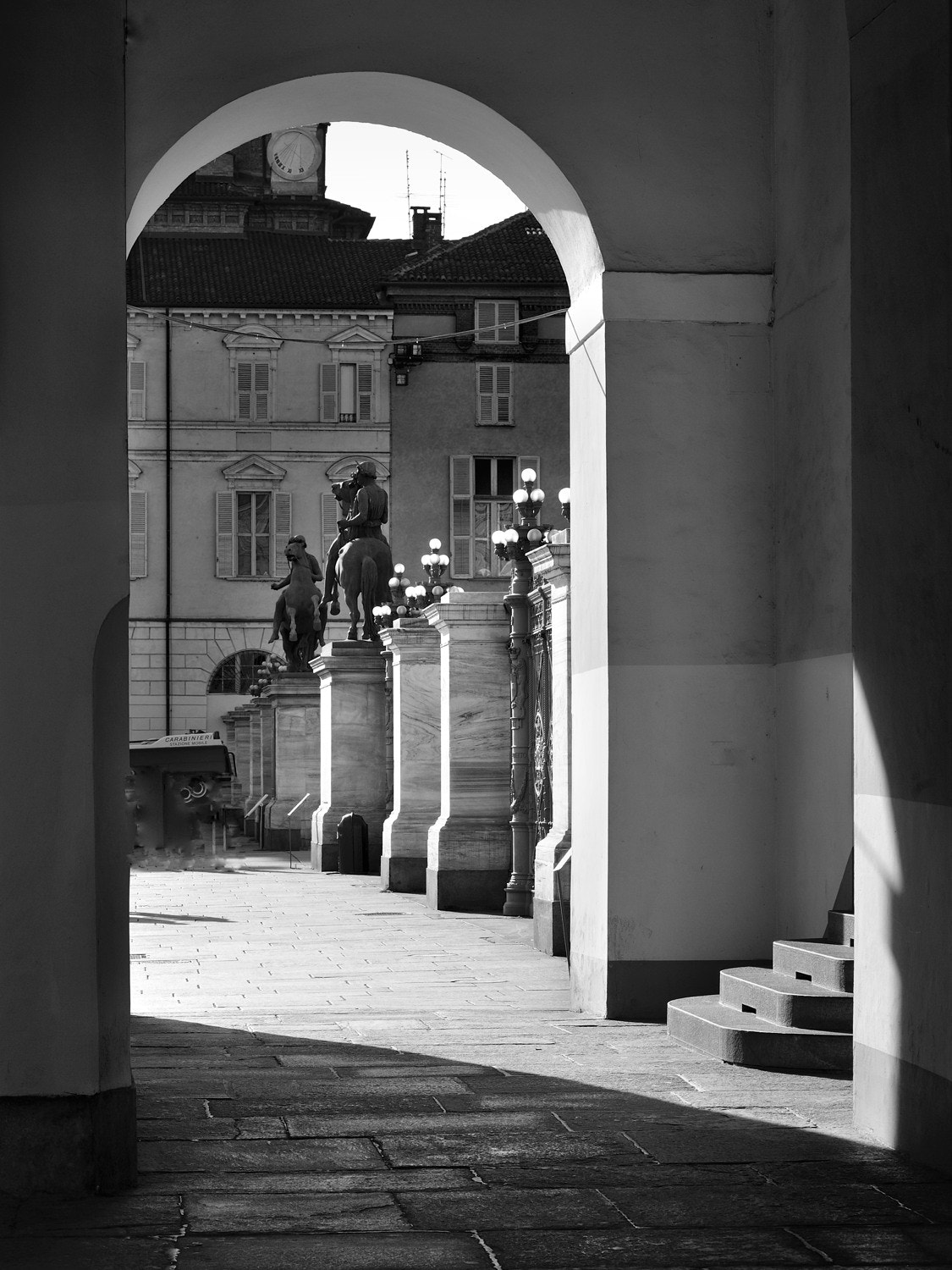 Nikon D700 + AF Nikkor 85mm f/1.8 sample photo. Torino - piazza castello photography