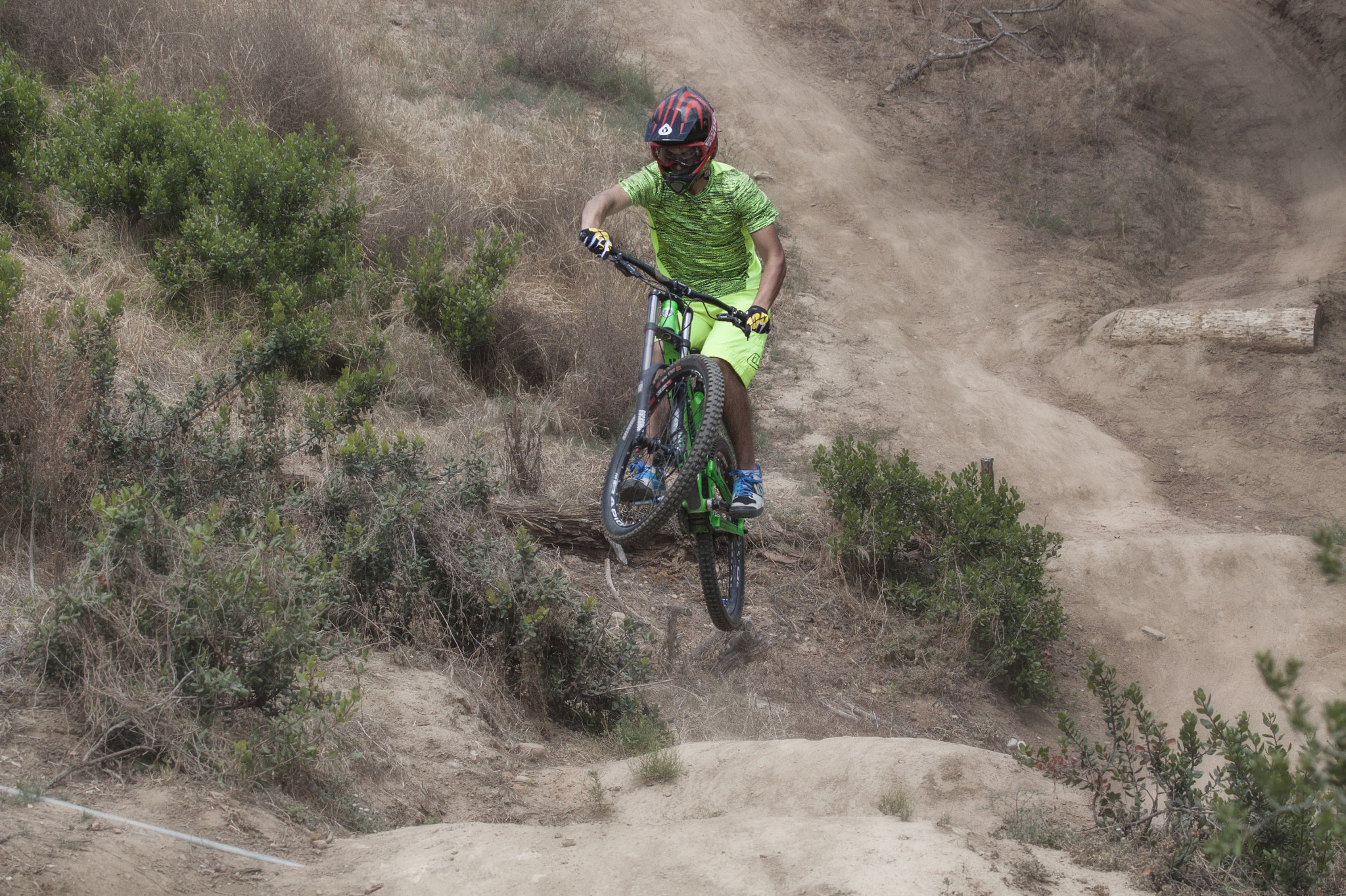 Canon EF 100-400mm F4.5-5.6L IS USM sample photo. Gabriel hitting the 163 jumps photography