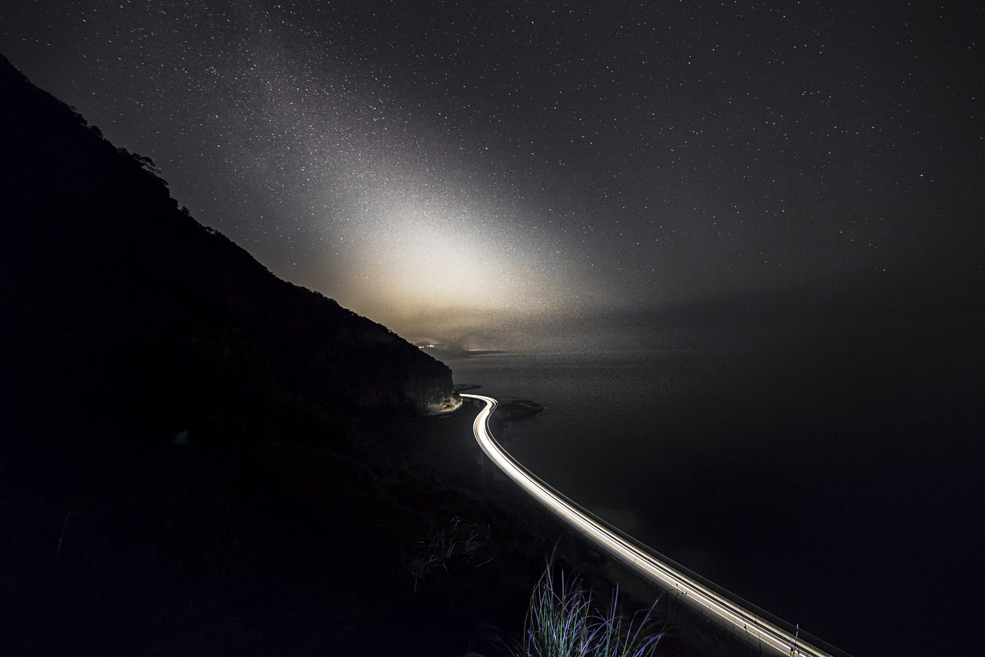 Canon EF 11-24mm F4L USM sample photo. Sea cliff bridge by night photography