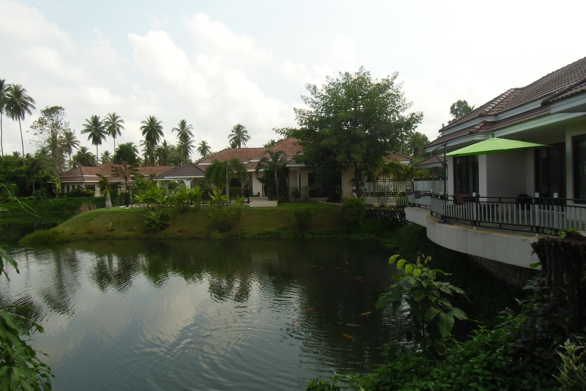 CASIO EX-ZS100 sample photo. Villa in thailand photography