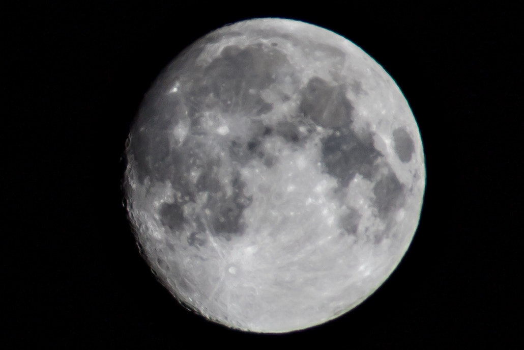 Canon EOS 7D Mark II + Tamron AF 70-300mm F4-5.6 Di LD Macro sample photo. Moon over ein gedi photography