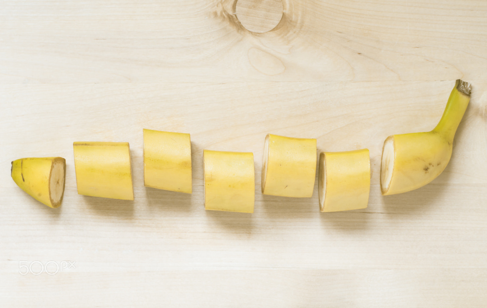 Pentax K-r + Tamron SP AF 90mm F2.8 Di Macro sample photo. Sliced banana photography
