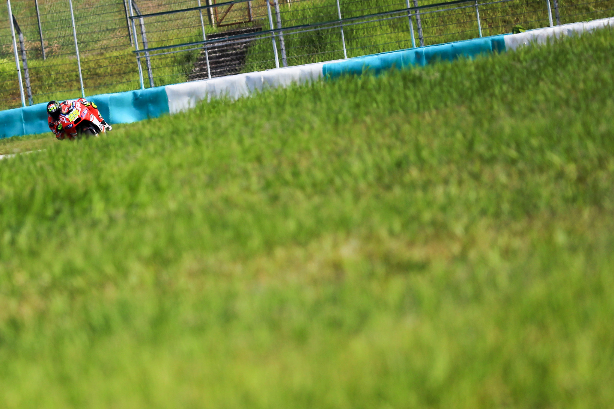 Canon EF 200-400mm F4L IS USM Extender 1.4x sample photo. Motogp test photography