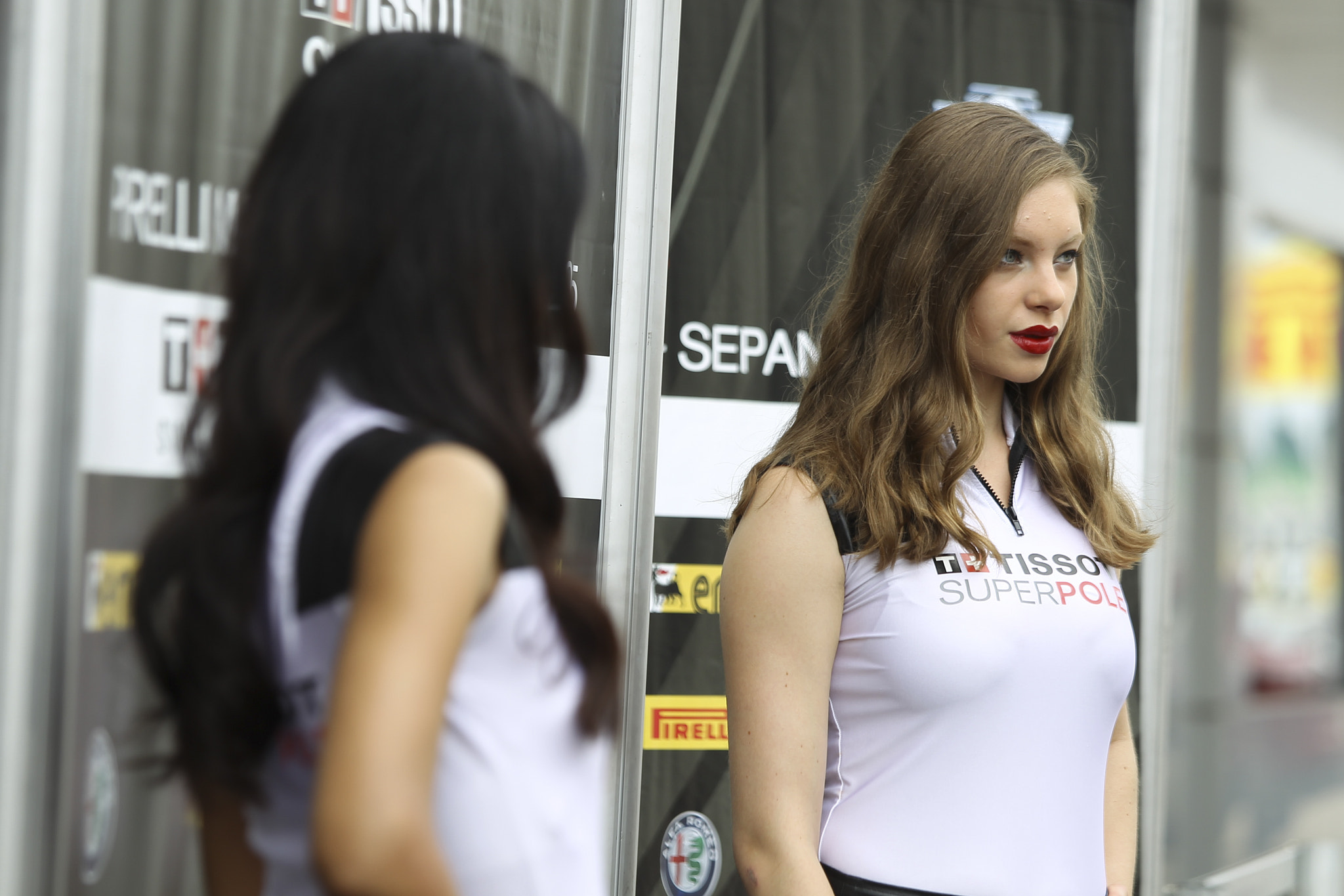 Canon EOS-1D Mark IV + Canon EF 70-200mm F4L IS USM sample photo. Grid girls photography