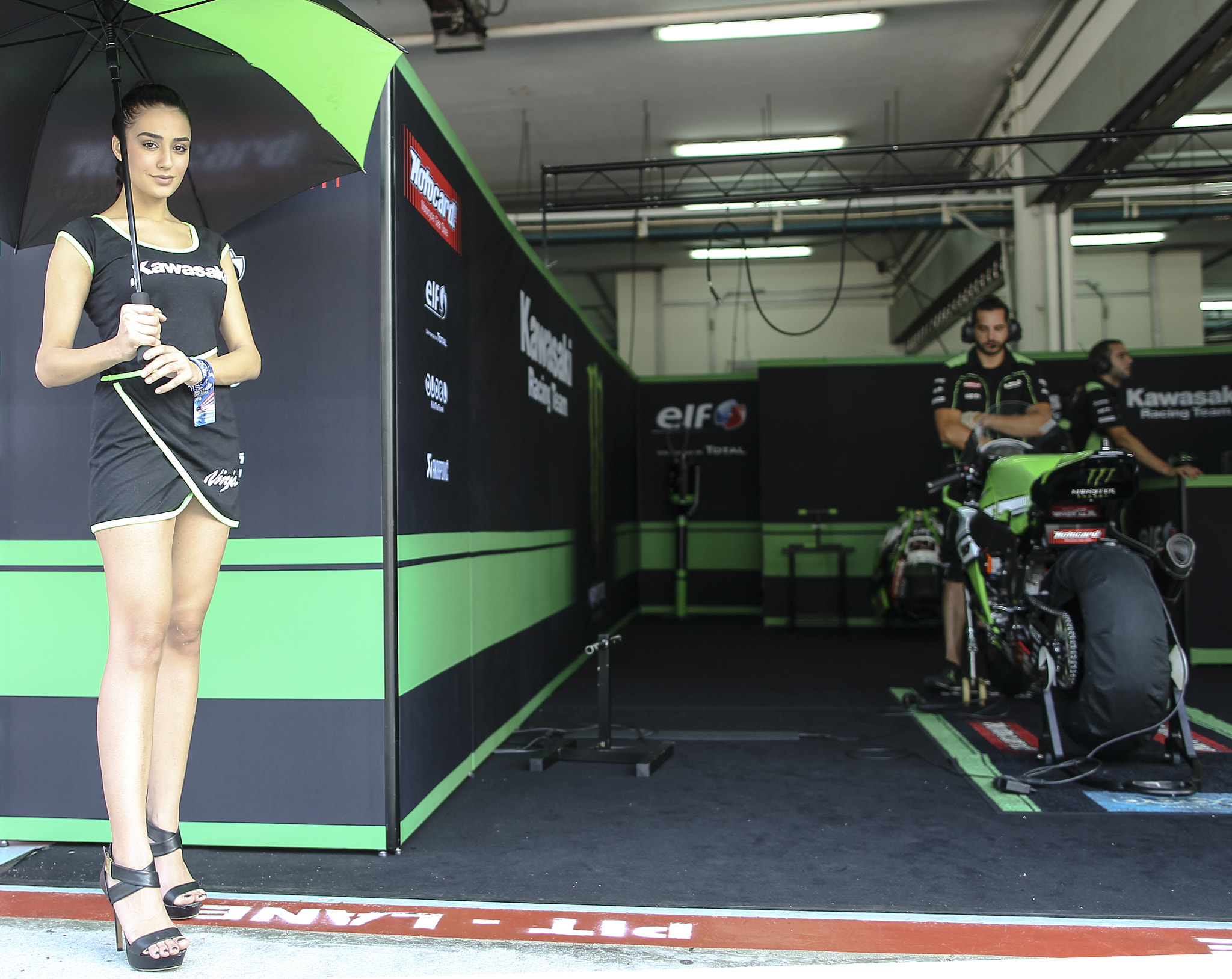 Canon EF 24mm F1.4L II USM sample photo. Grid girls photography