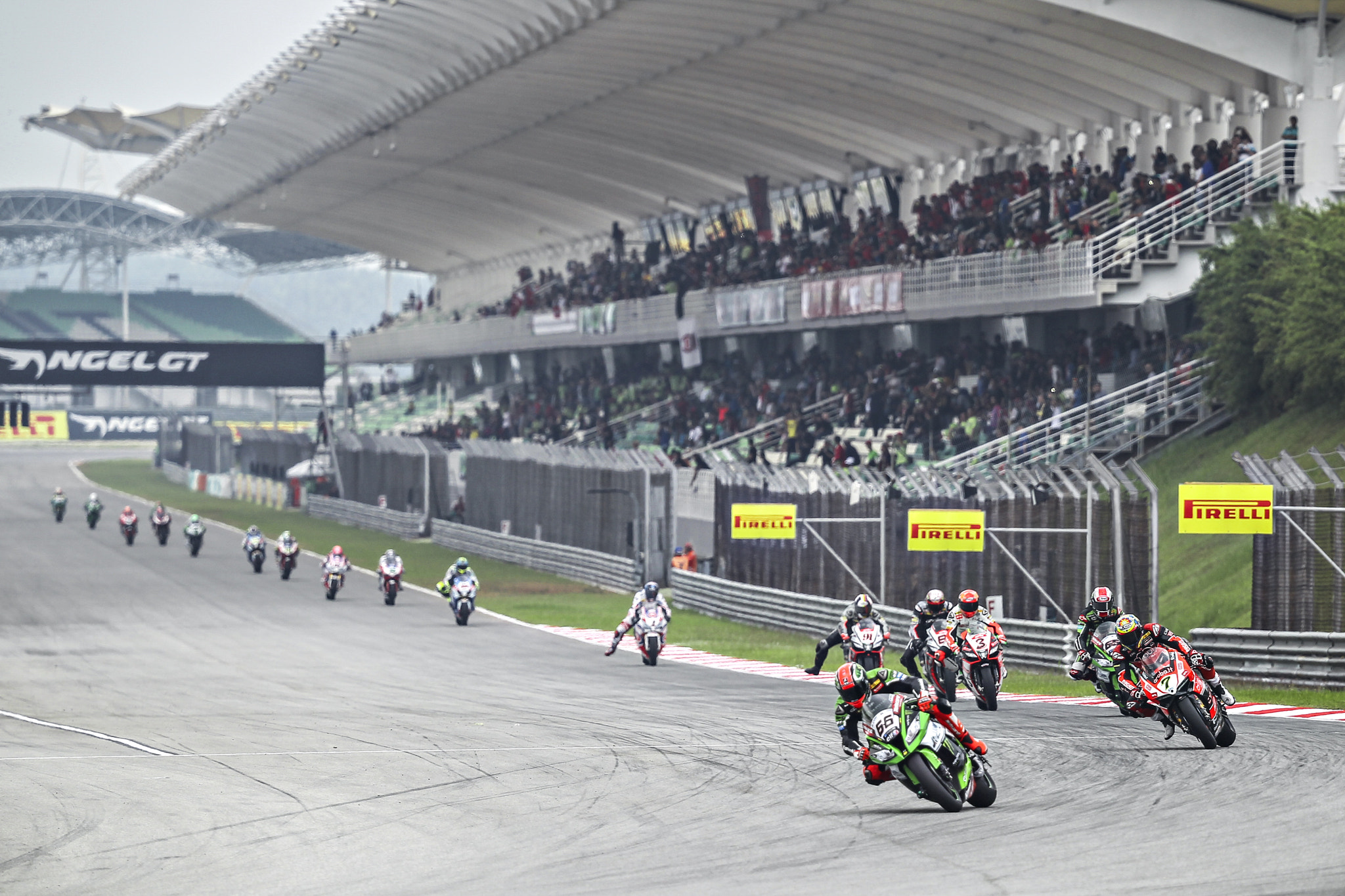 Canon EF 200-400mm F4L IS USM Extender 1.4x sample photo. Auto : aug 02 superbike world championship - malaysia round photography