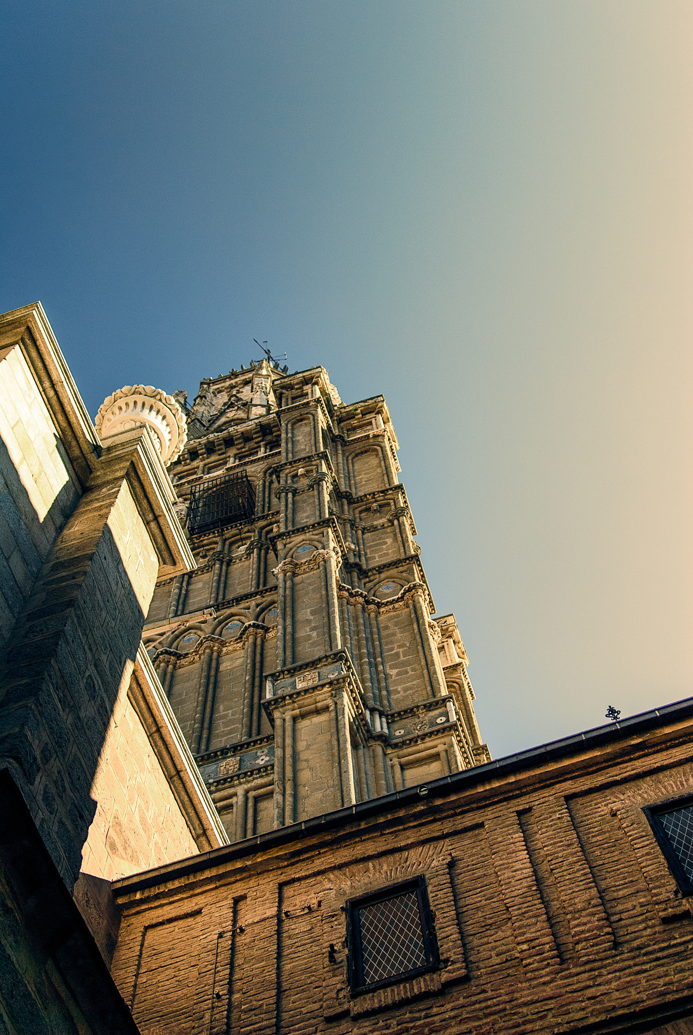 Nikon D3000 sample photo. Toledo tower photography