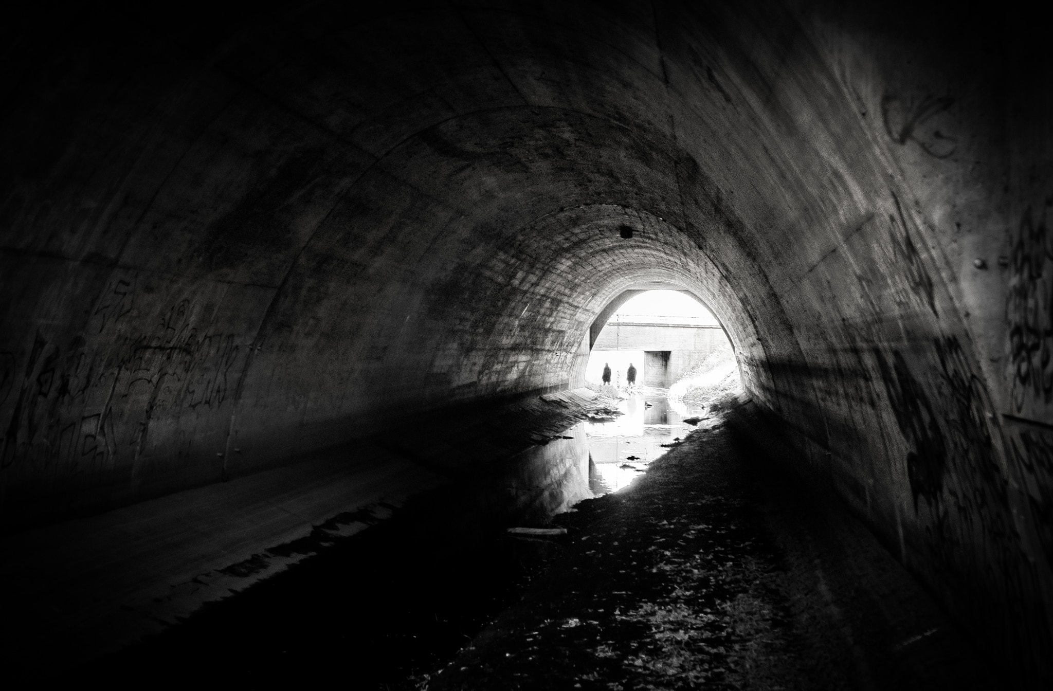 Minolta AF 28-100mm F3.5-5.6 (D) sample photo. Spooky photography