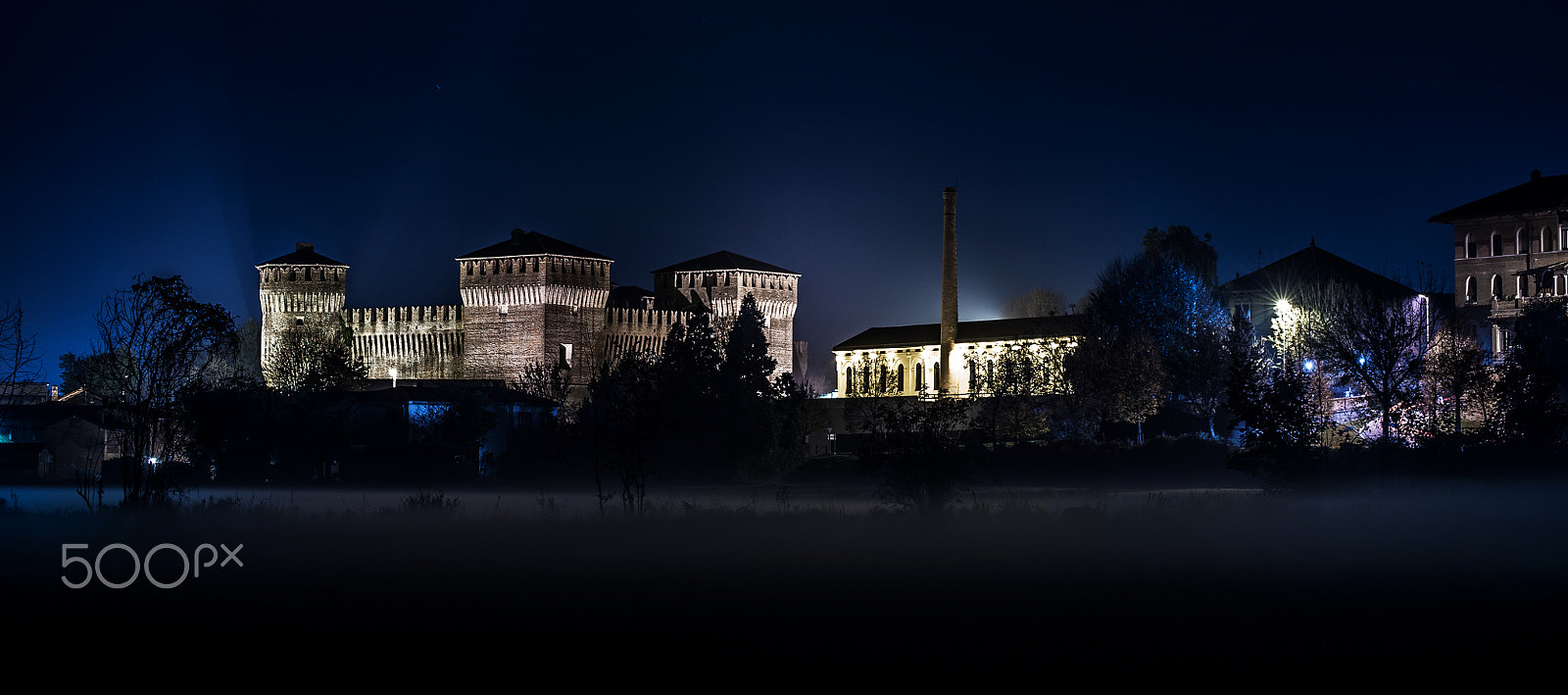 Minolta AF 28-85mm F3.5-4.5 New sample photo. Castle of soncino in the night photography