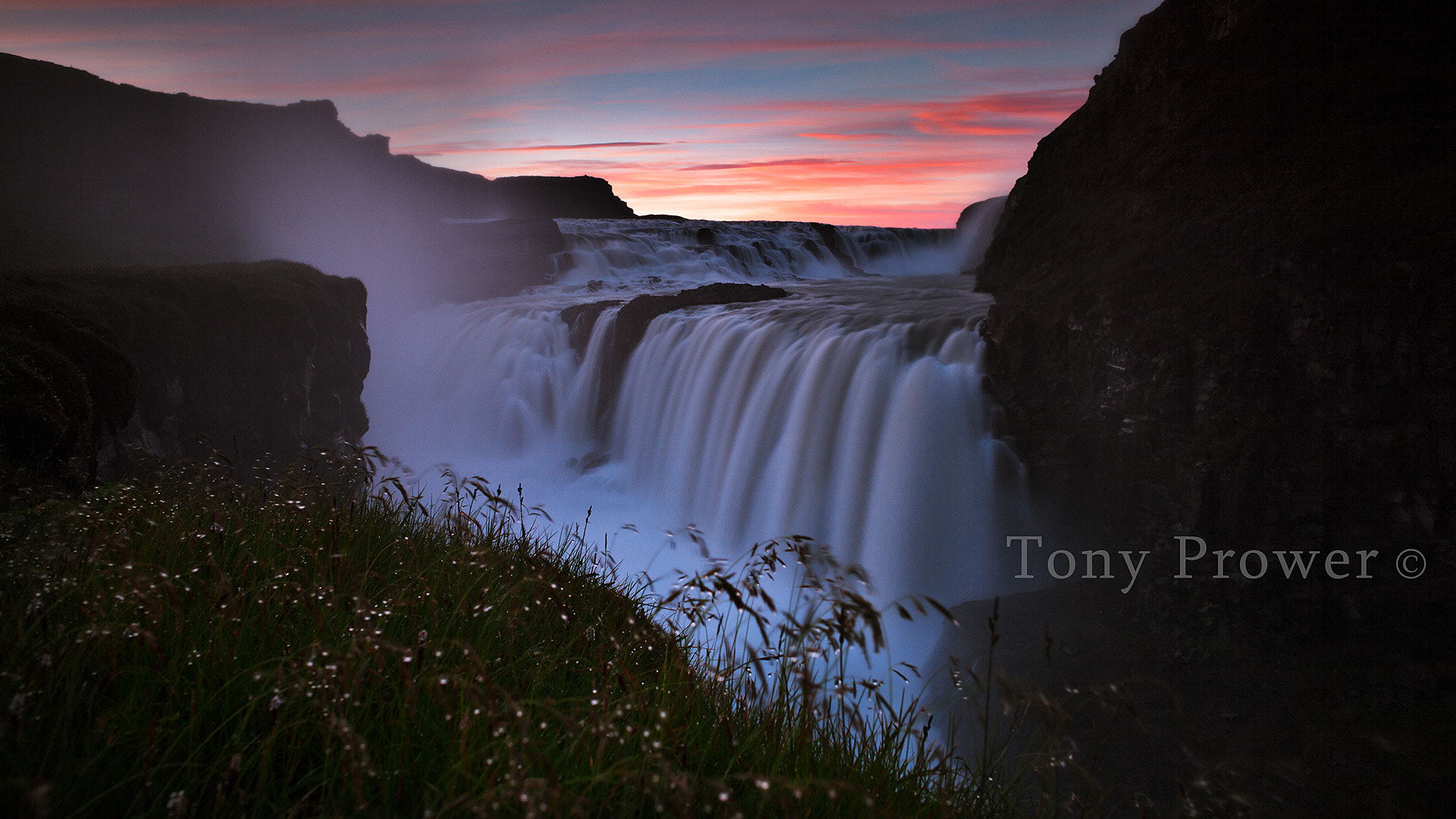 Canon EF 24mm f/1.4L sample photo. Gullfoss grass photography
