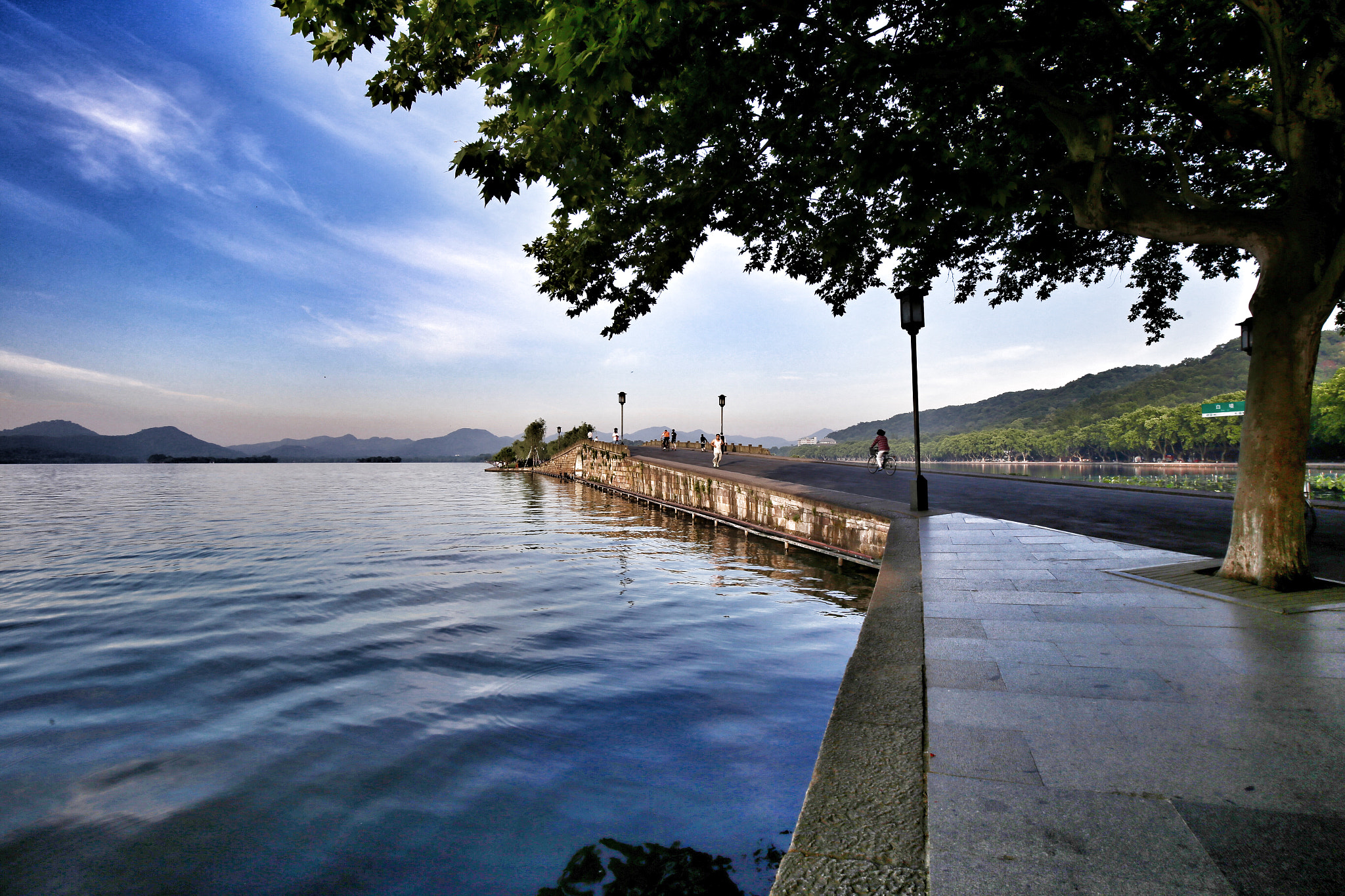 Canon EF 16-35mm F4L IS USM sample photo. 西湖断桥 photography