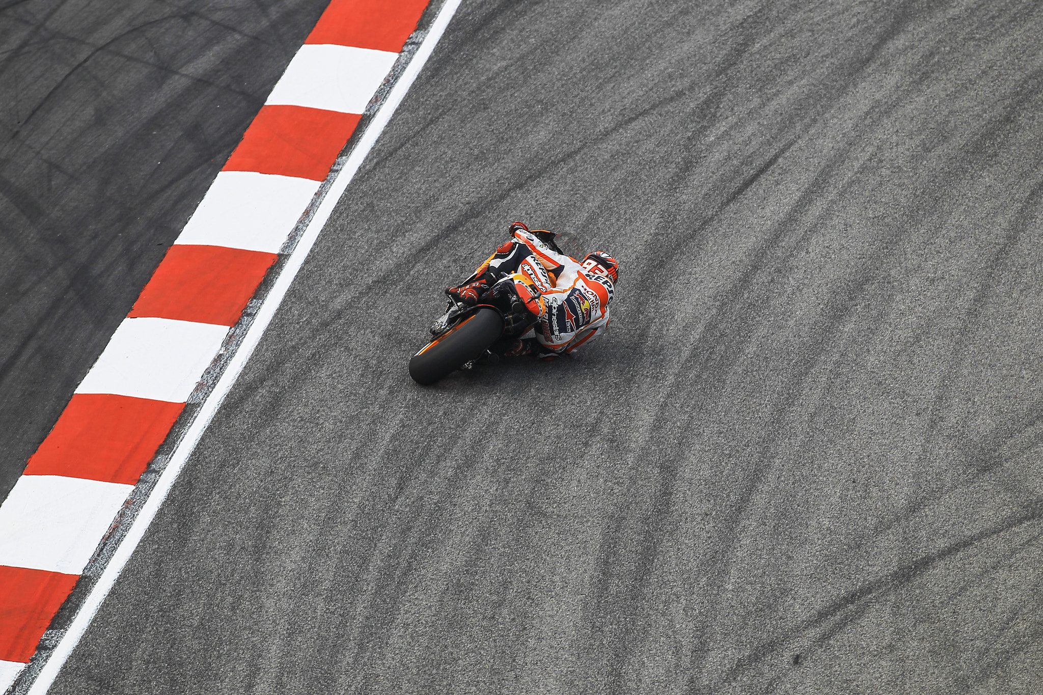 Canon EOS-1D Mark IV + Canon EF 200-400mm F4L IS USM Extender 1.4x sample photo. Marc marquez photography