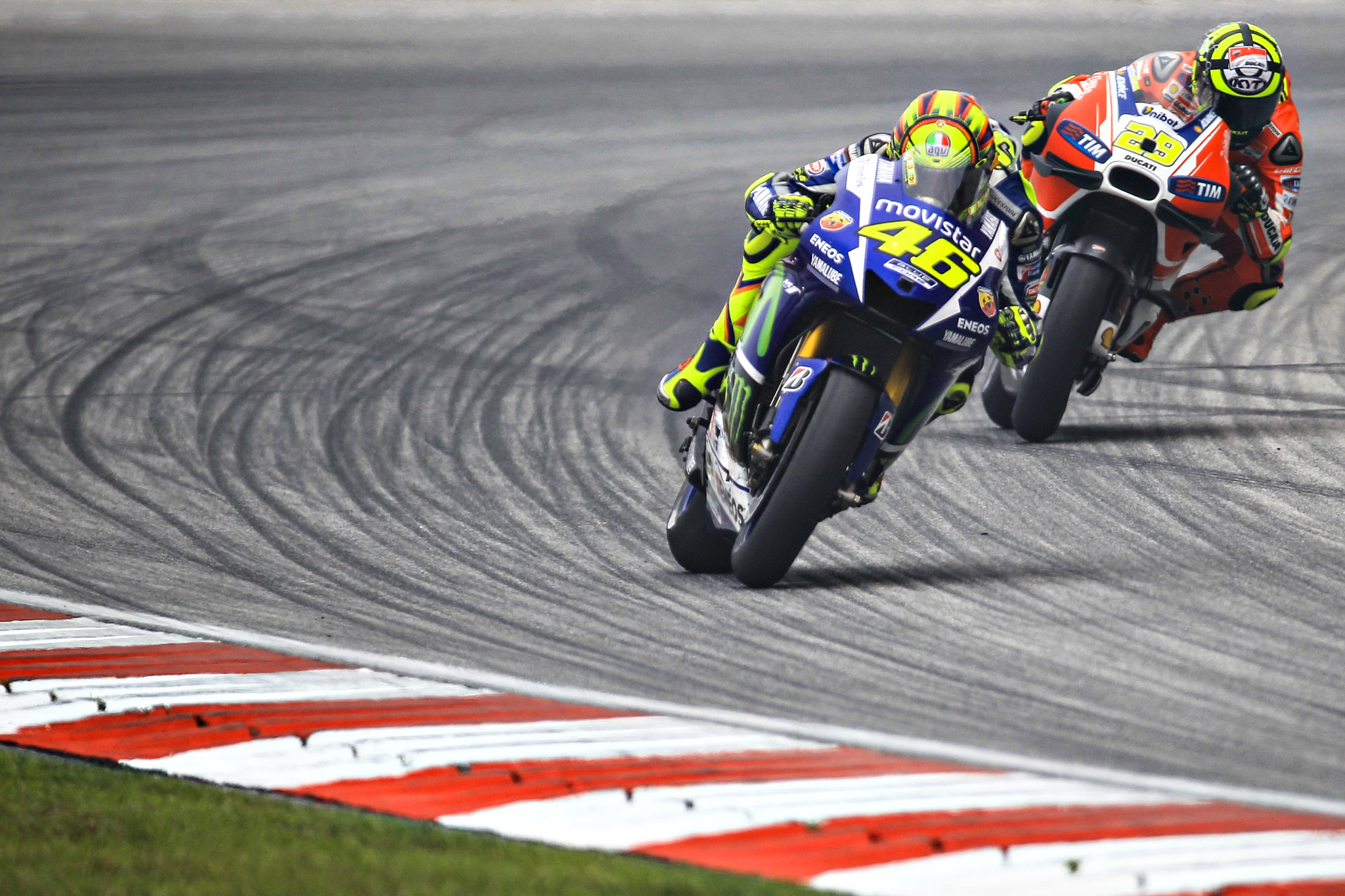 Canon EF 200-400mm F4L IS USM Extender 1.4x sample photo. Valentino rossi photography