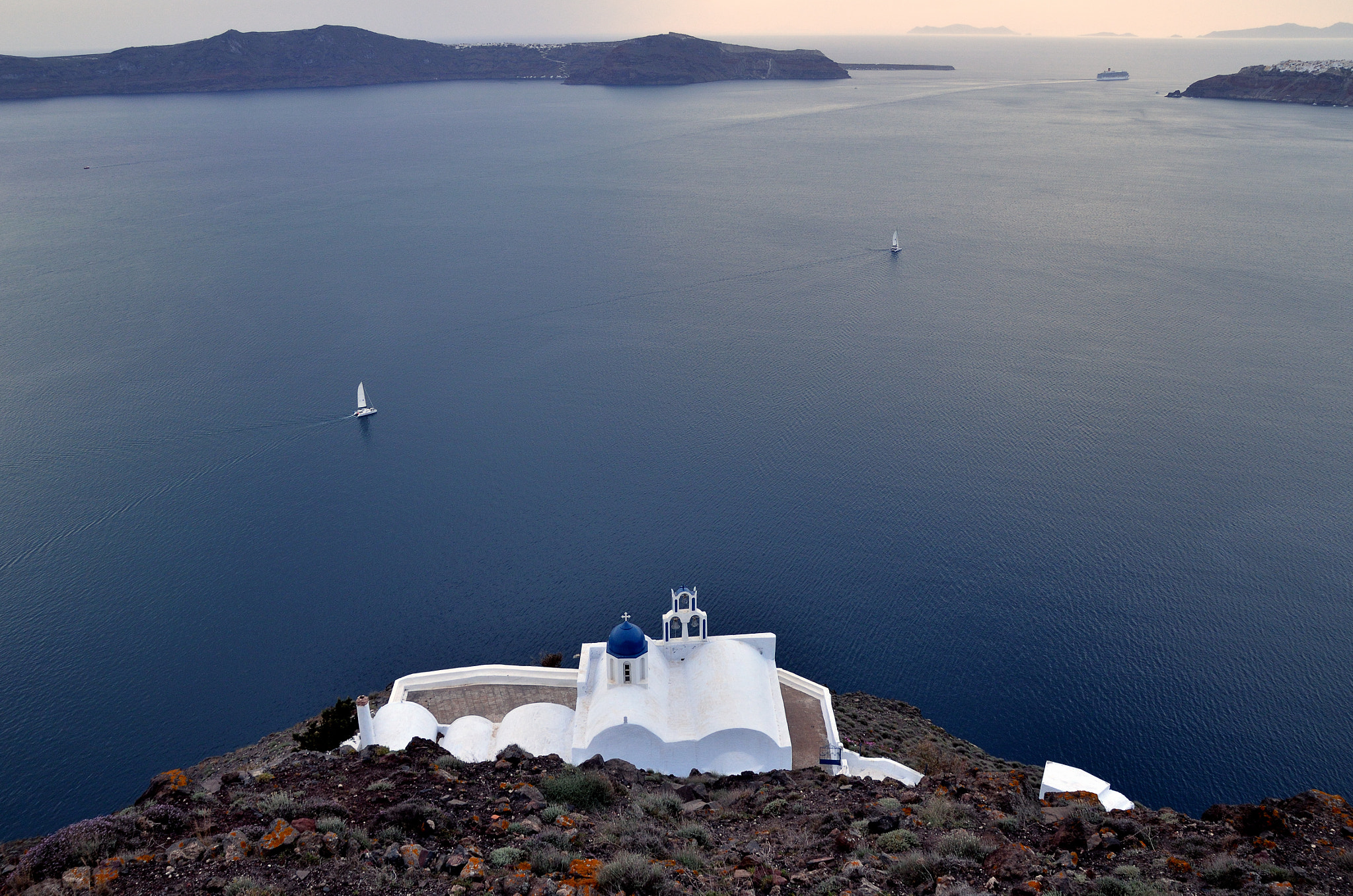 Nikon D7000 + Sigma 18-50mm F2.8 EX DC Macro sample photo. Santorini photography