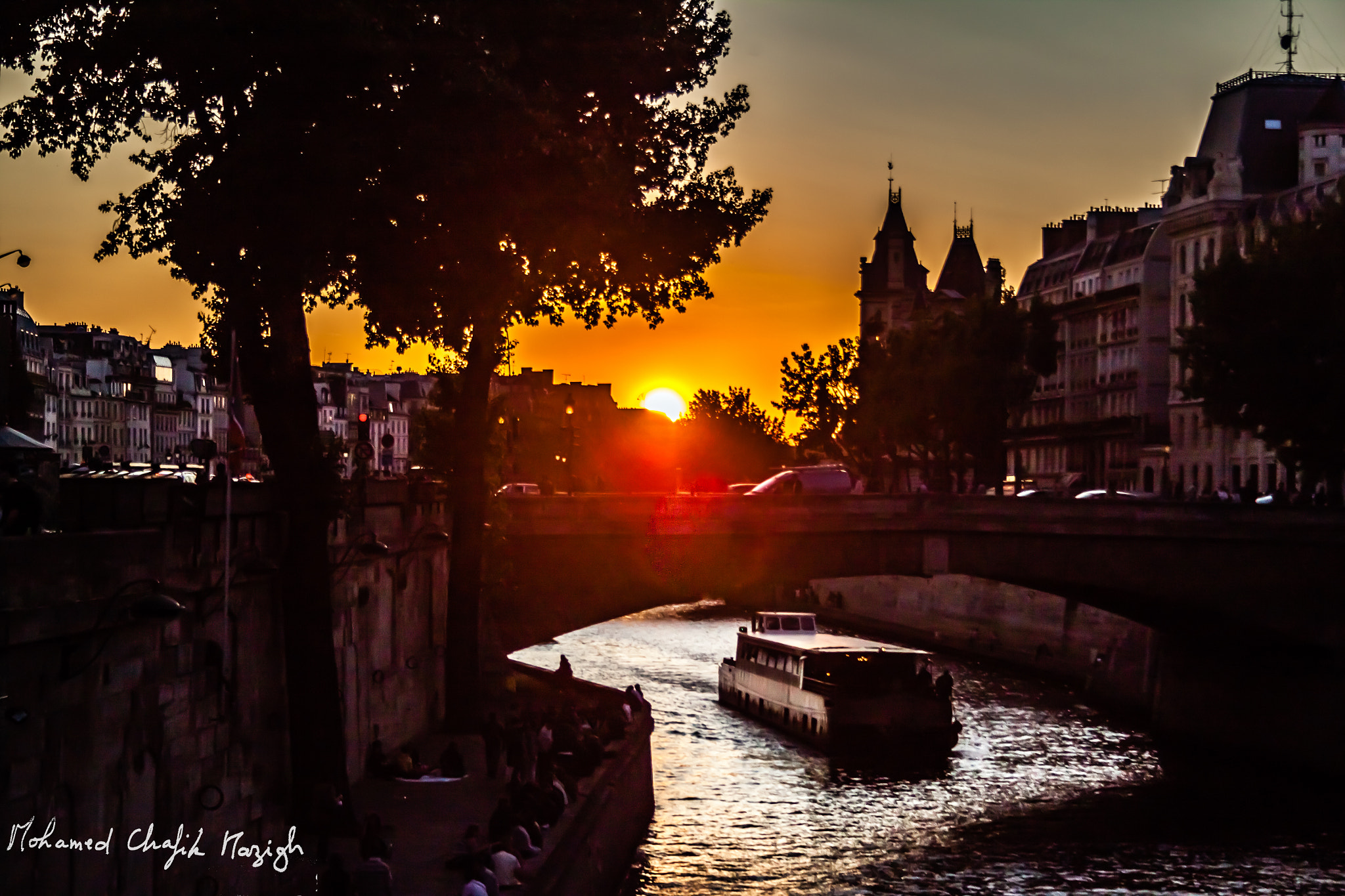 Canon EF-S 18-55mm F3.5-5.6 sample photo. Sunset in paris photography