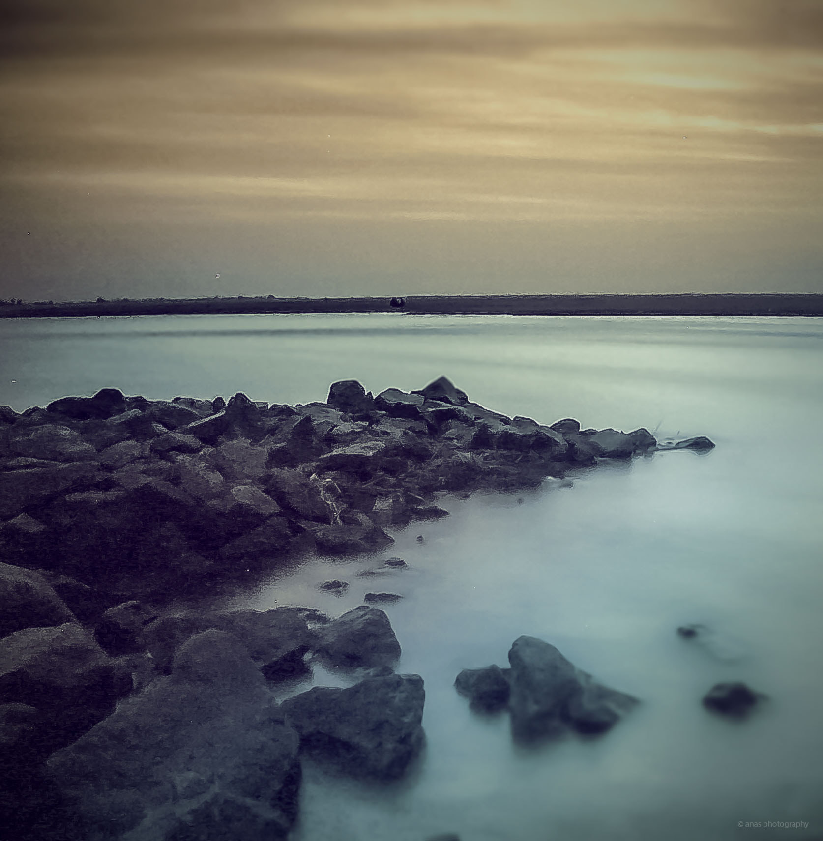 Canon EF 20-35mm F3.5-4.5 USM sample photo. Long exposure  photography