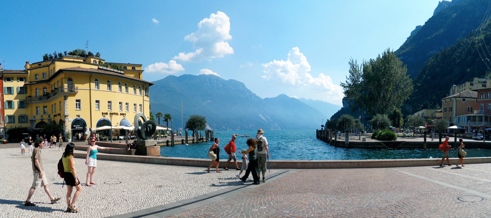 Samsung WB500, WB510 / VLUU WB500 /  HZ10W sample photo. Der alte hafen von riva / old harbour of riva photography