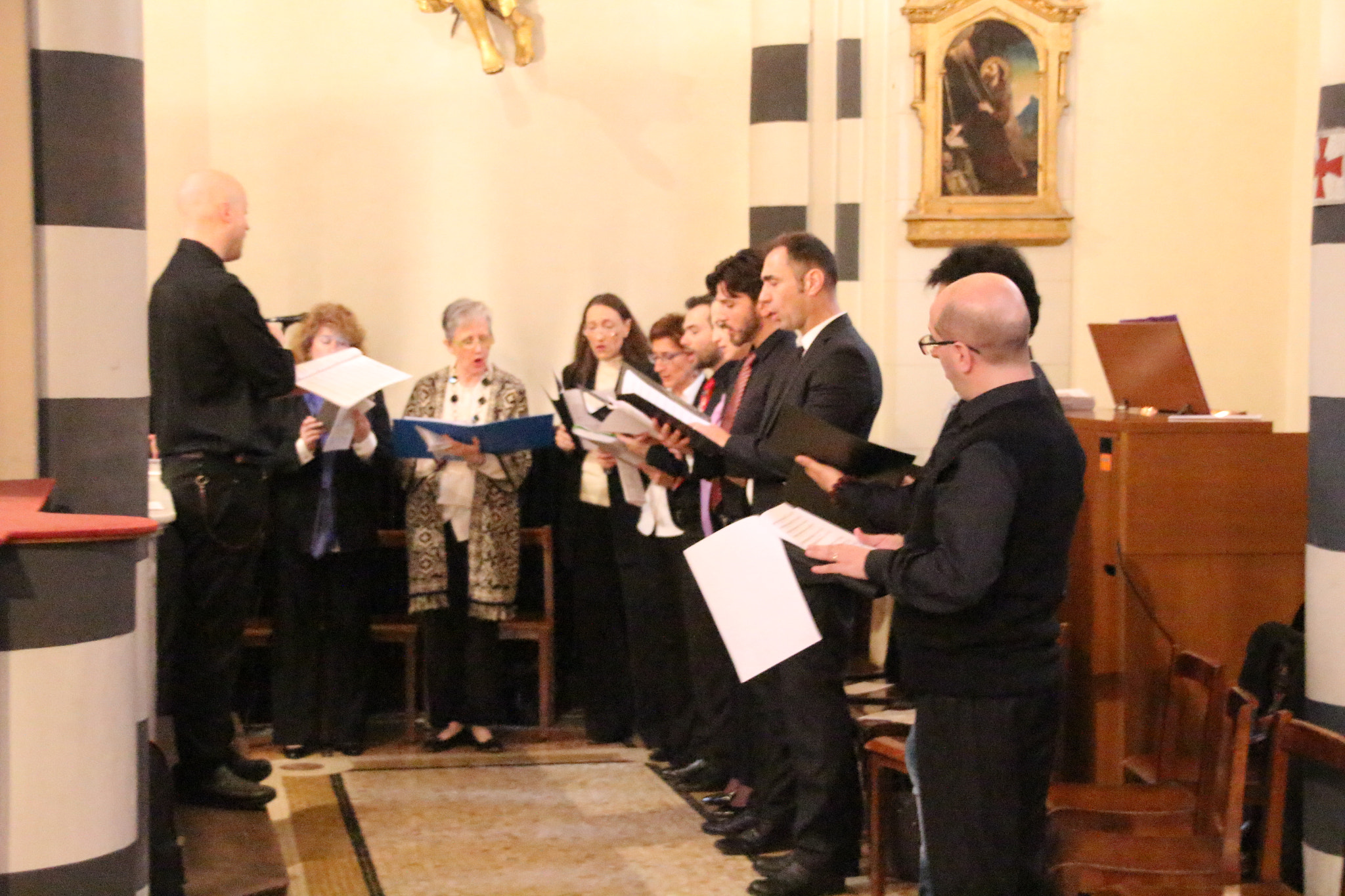 Sigma 18-200mm f/3.5-6.3 DC OS sample photo. Chanting choir for the holy mass photography