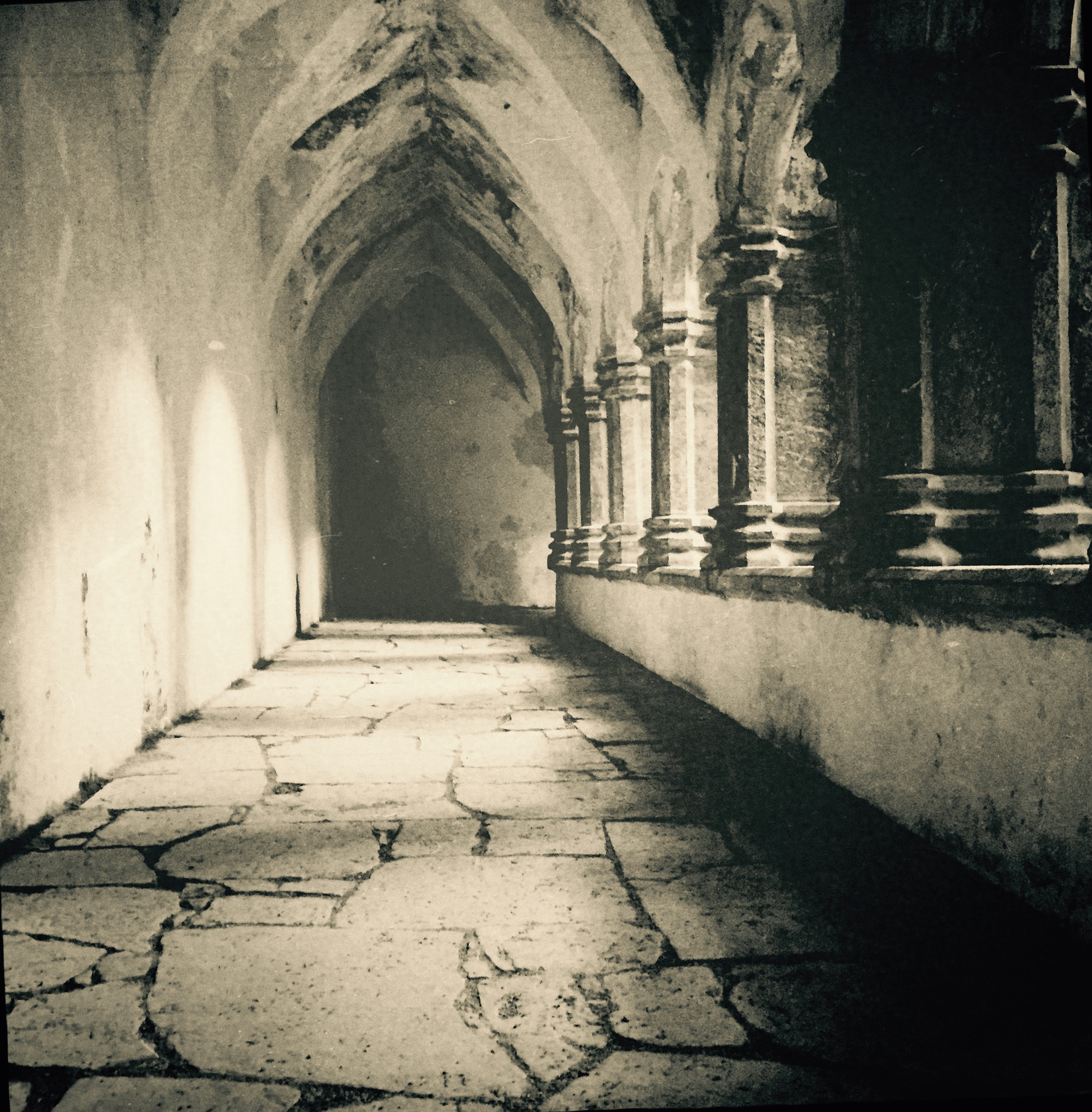 Hipstamatic 280 sample photo. Irish castle photography