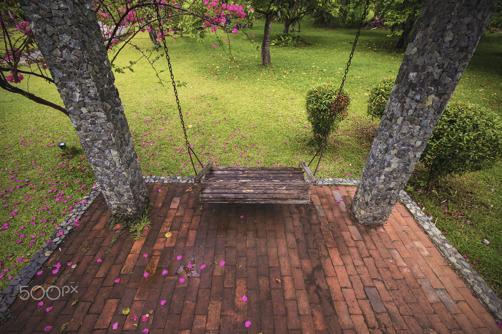 Canon EF-S 10-18mm F4.5–5.6 IS STM sample photo. Swing of spring photography