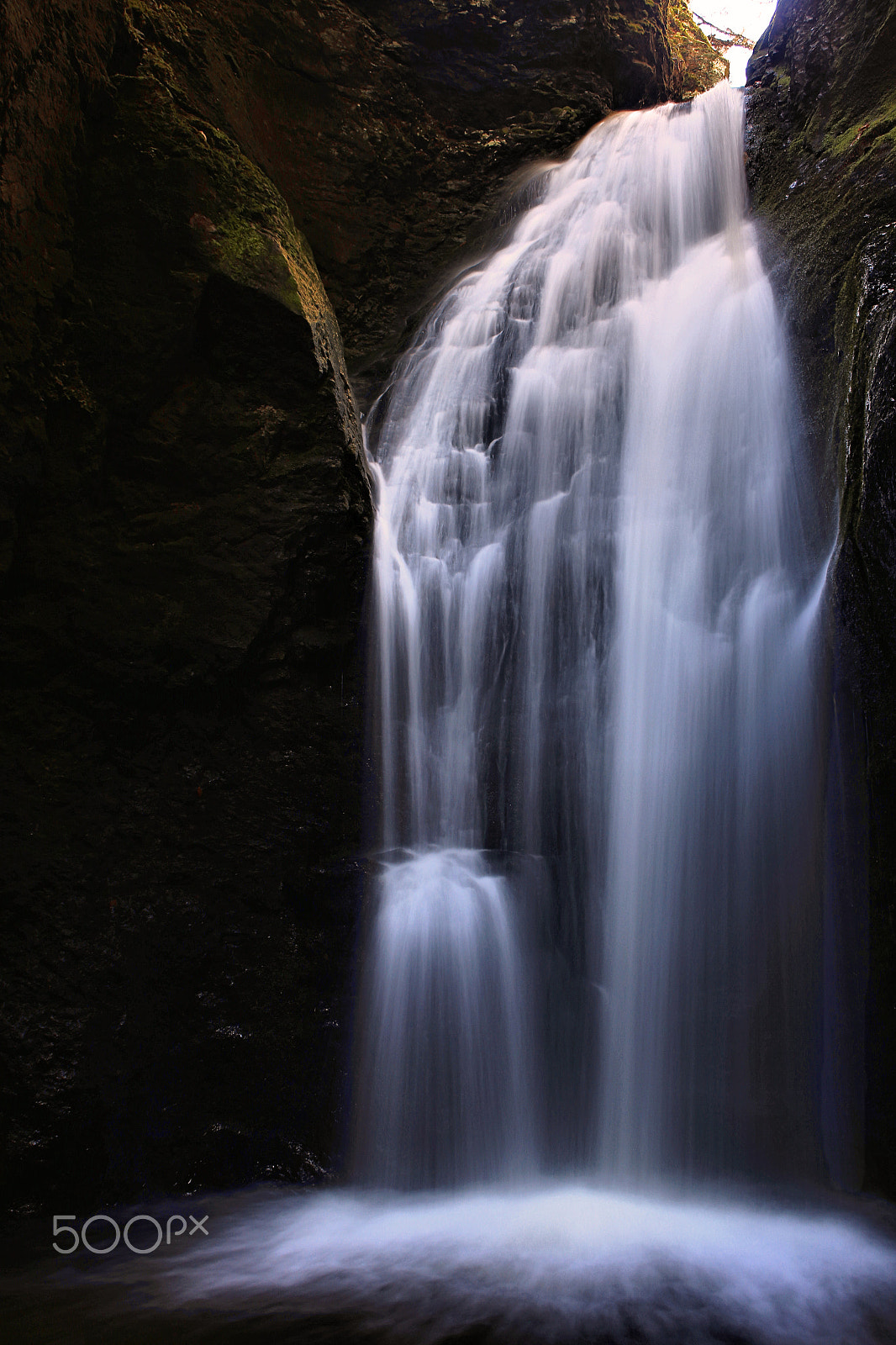 Canon EOS 6D + Canon EF 22-55mm f/4-5.6 USM sample photo. Slot canyon falls up close photography