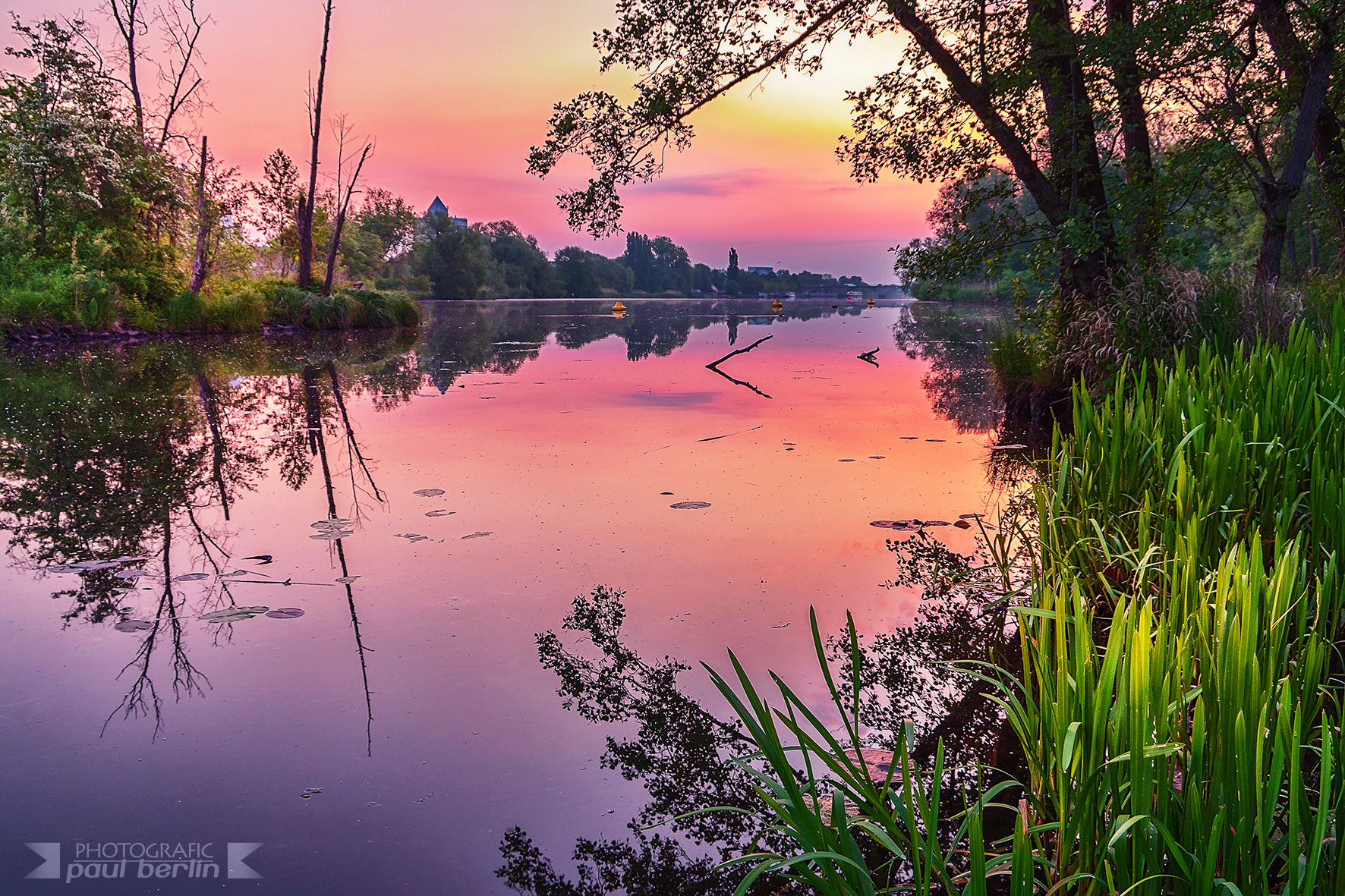 Sony E 18-200mm F3.5-6.3 OSS sample photo. Sunrise on the river photography