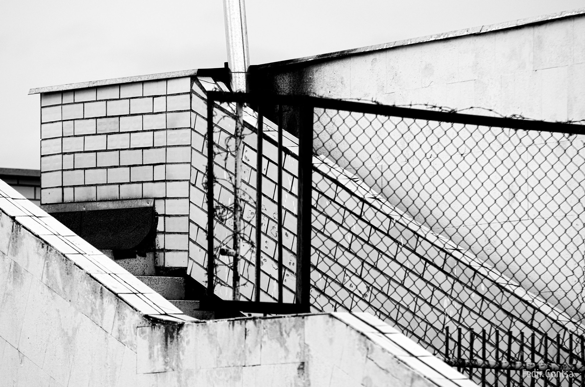 Nikon D7000 + Sigma 70-200mm F2.8 EX DG OS HSM sample photo. Closed stairs photography