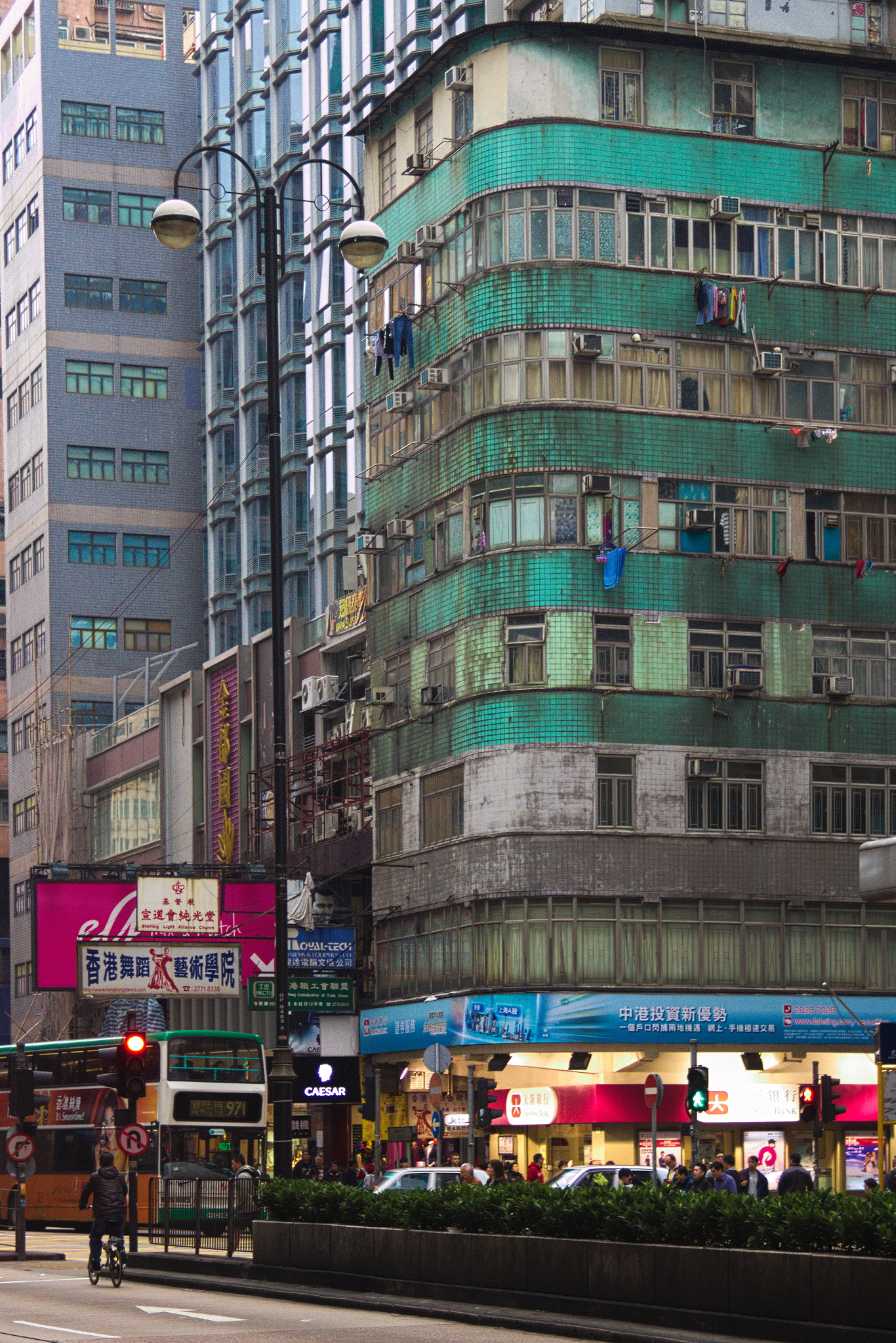 Canon EF 24-85mm F3.5-4.5 USM sample photo. Building in kowloon (hong kong) photography