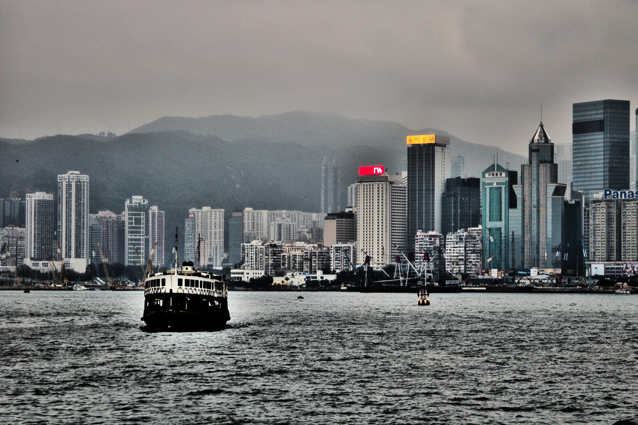 Canon EF 24-85mm F3.5-4.5 USM sample photo. Hong kong bay photography