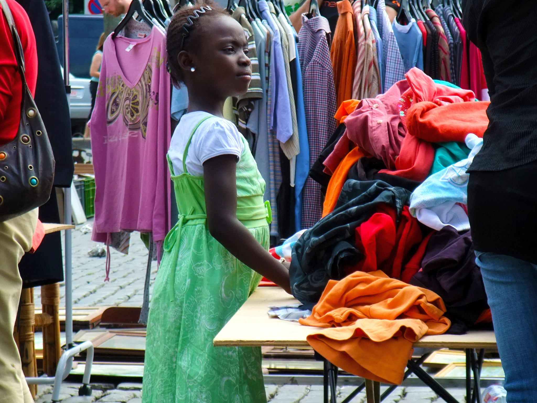 Fujifilm FinePix F200EXR sample photo. Our lady of the flea market photography