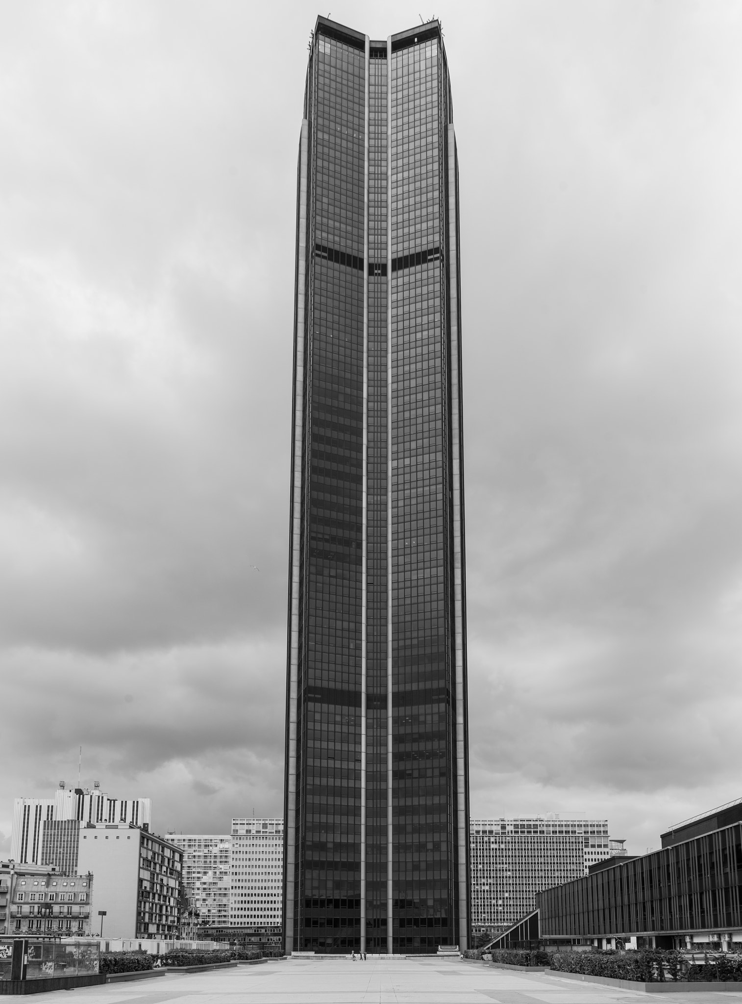 Nikon AF-S Nikkor 24-70mm F2.8E ED VR sample photo. Tour montparnasse photography